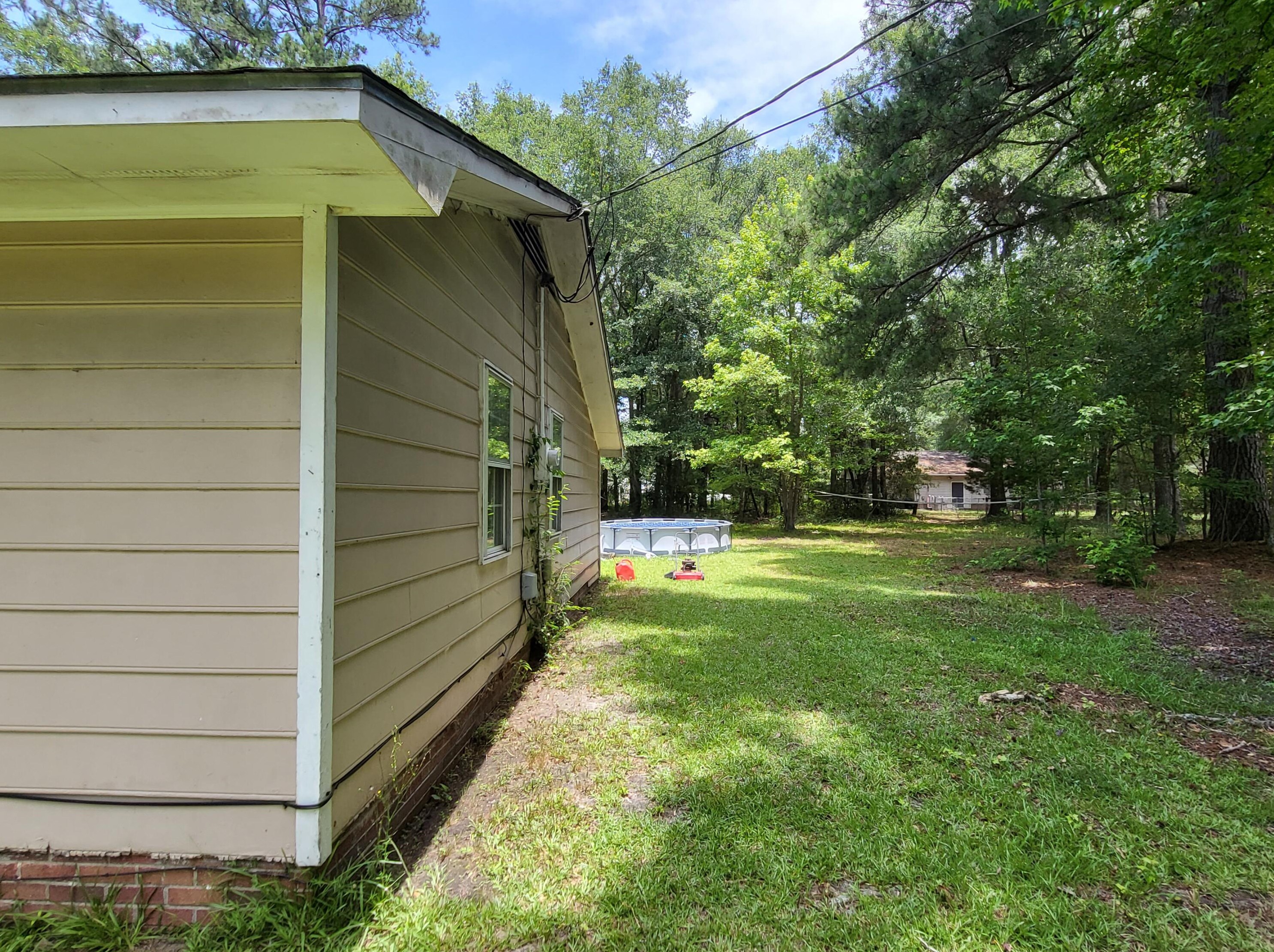 88 Davis St, Midway, SC 29003