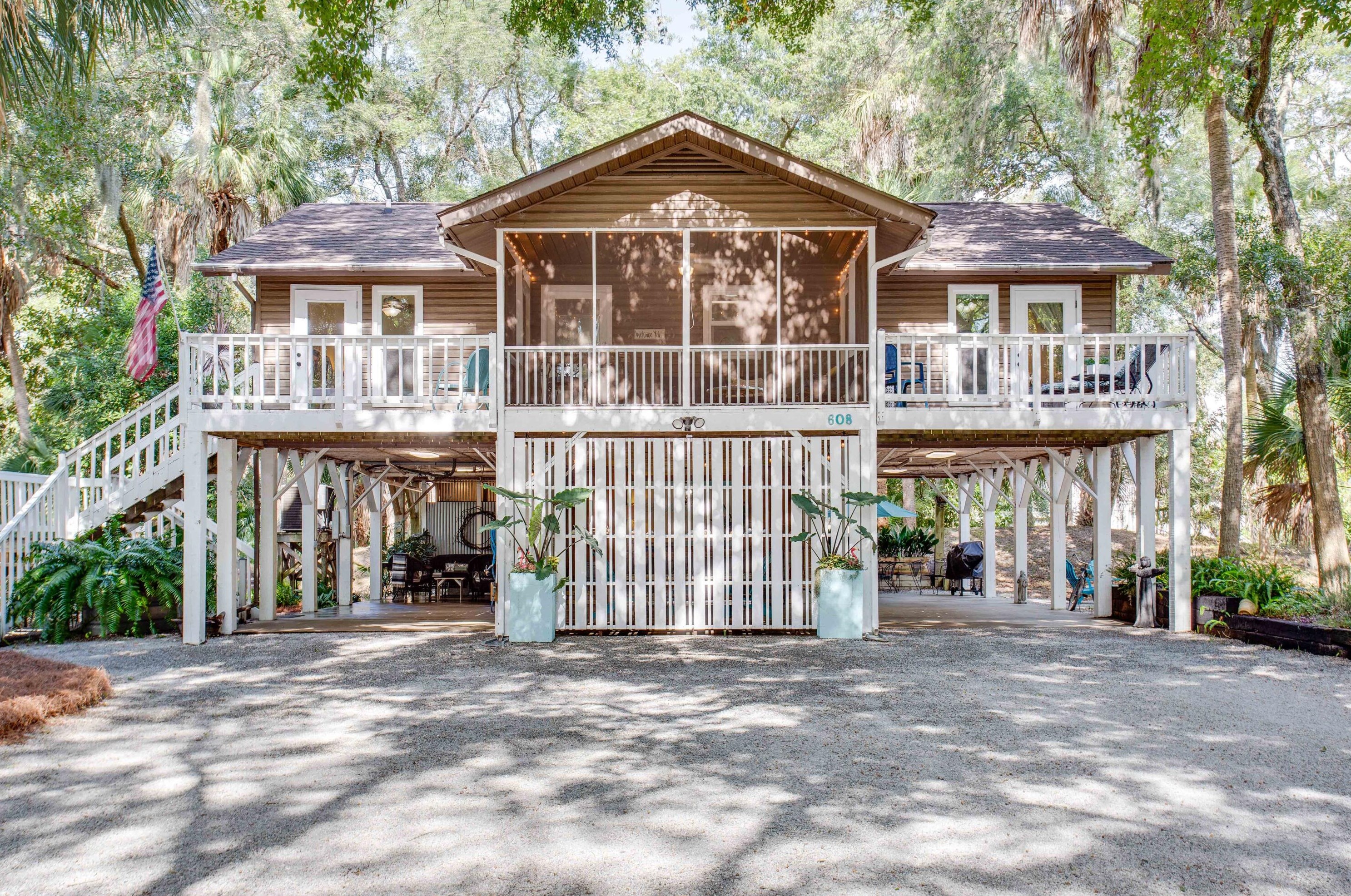 608 Jungle Rd, Edisto, SC 29438