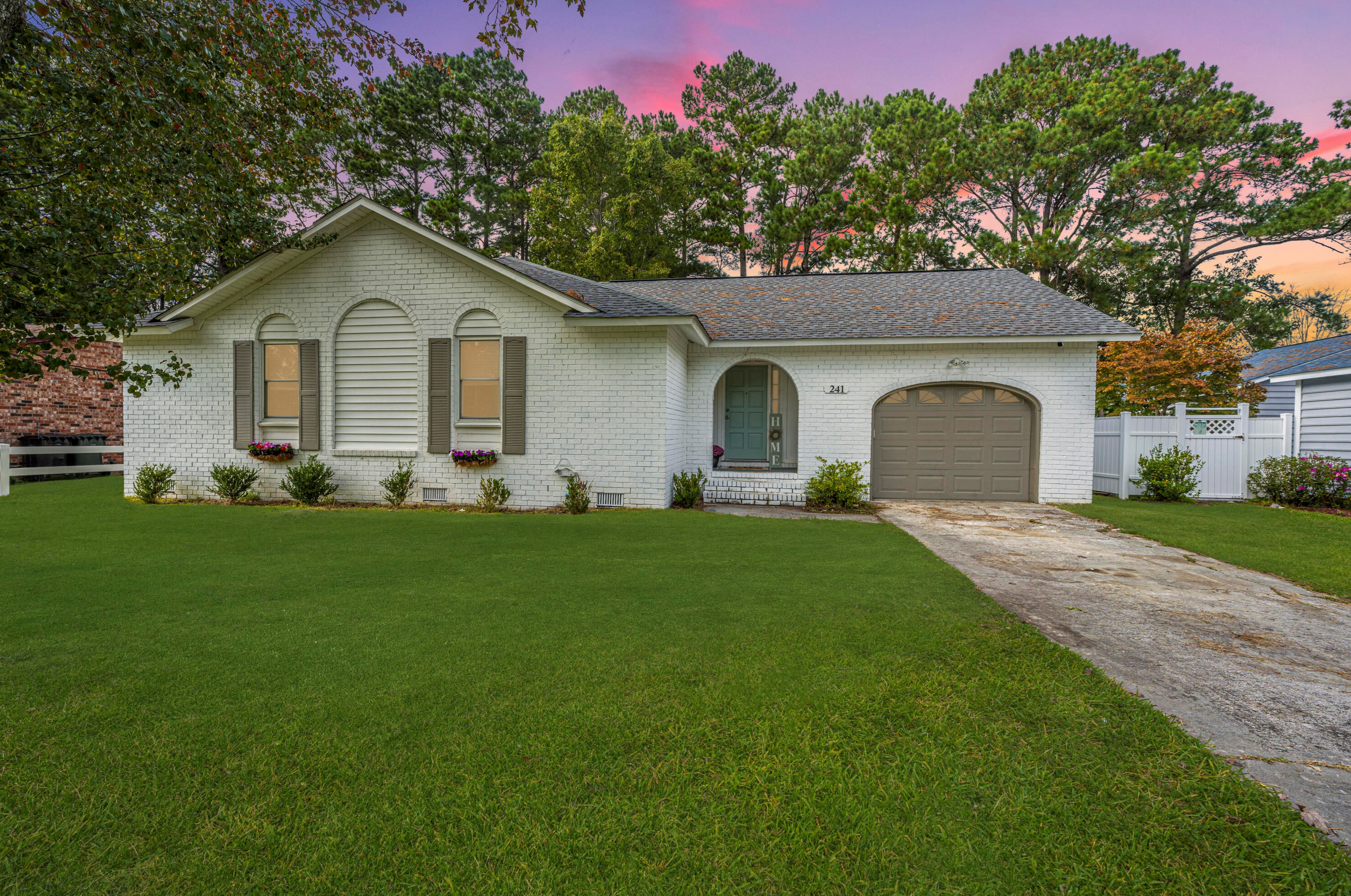 241 Foxborough Rd, Charleston SC  29445-2753 exterior