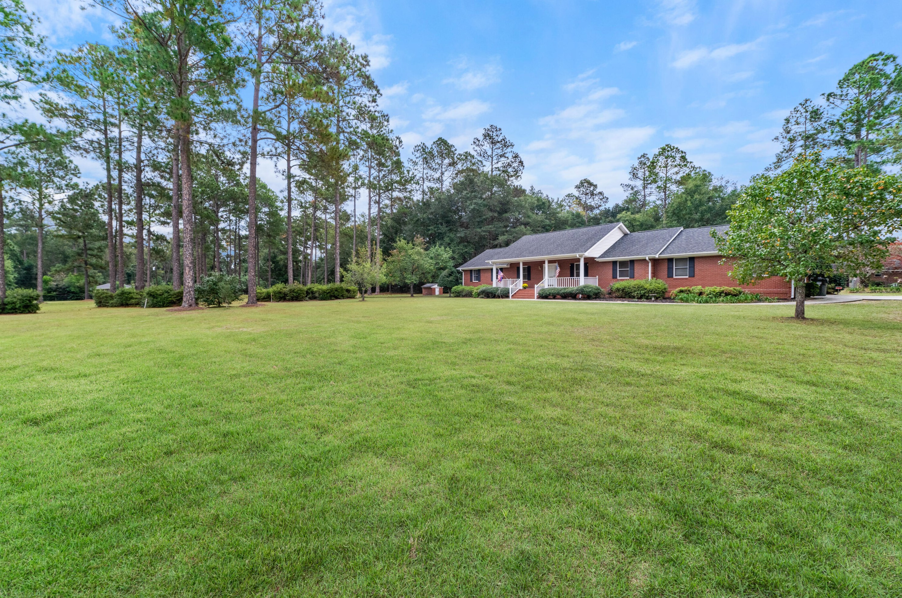 1285 Edward St, Branchville, SC 29432