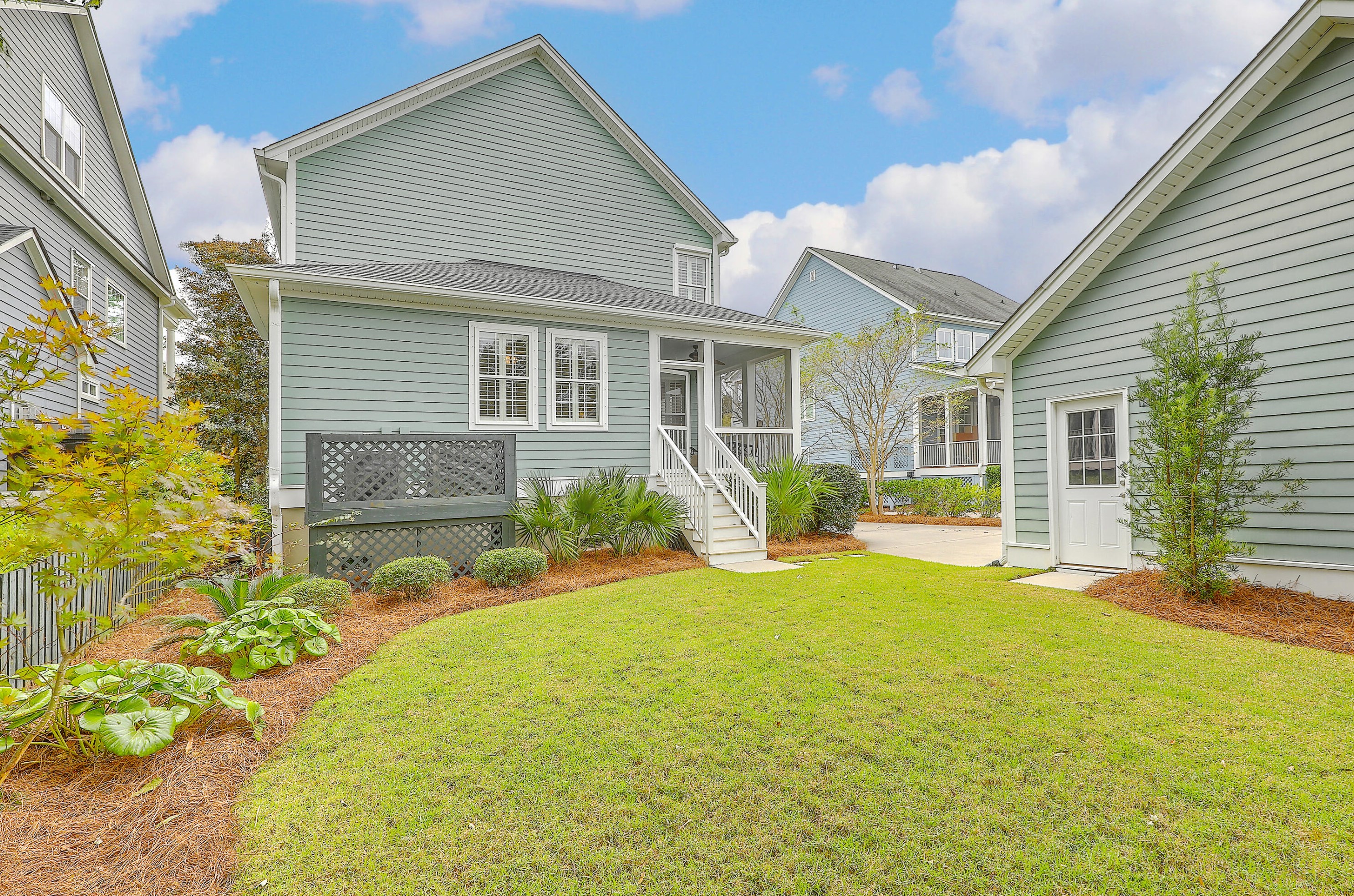 8047 Gibbon St, Charleston SC 29492-8351 exterior