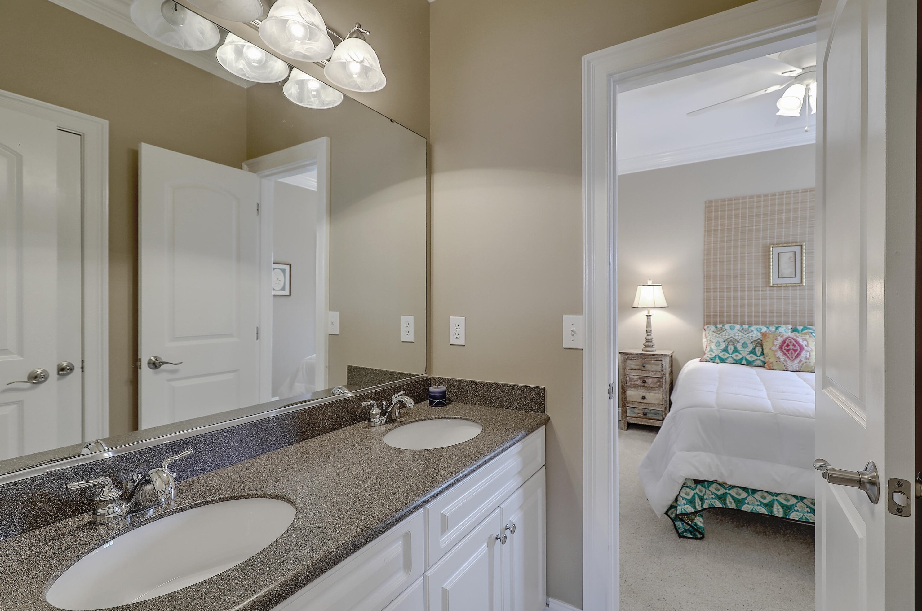 8047 Gibbon St, Charleston SC 29492-8351 exterior