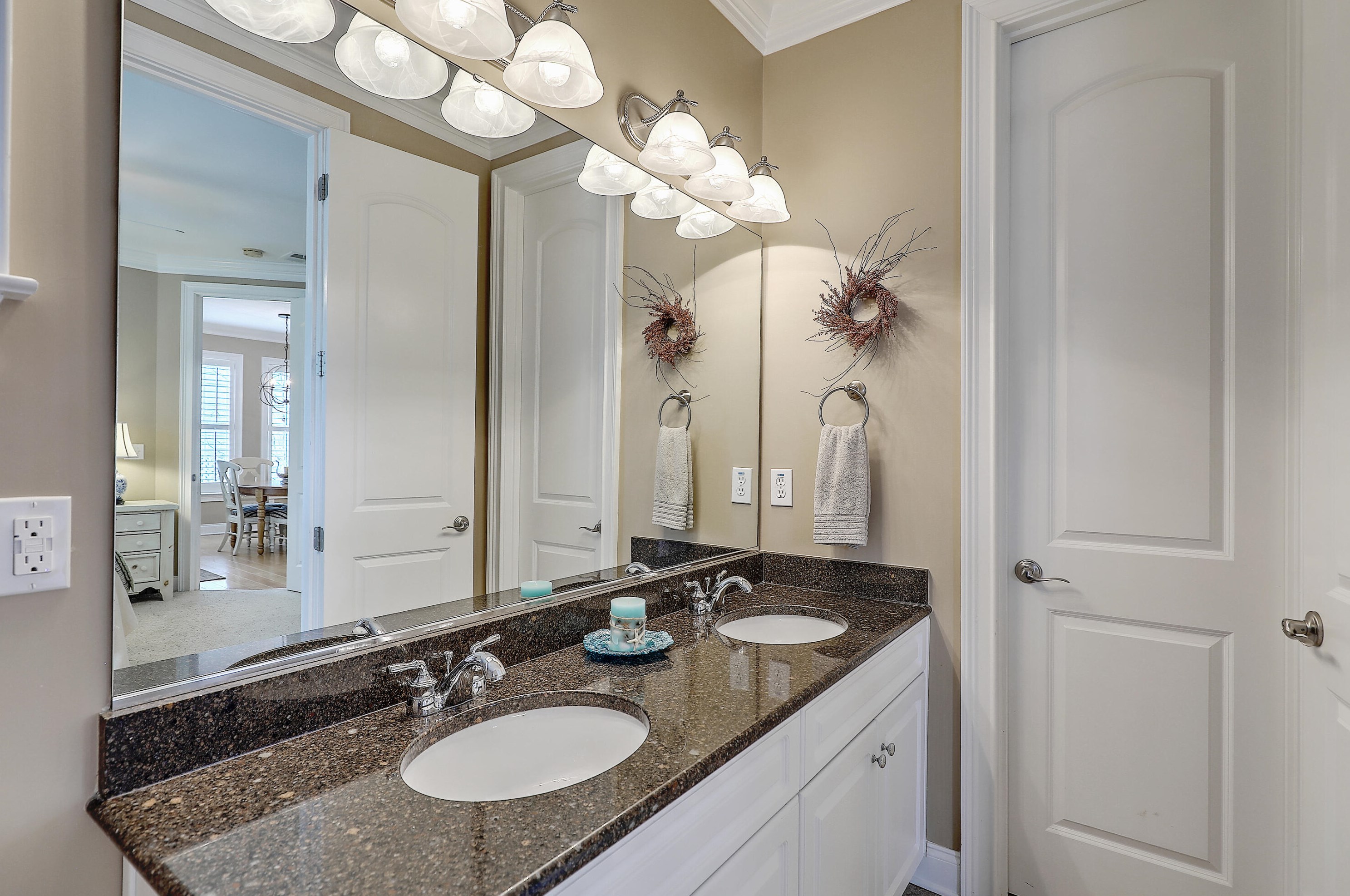 8047 Gibbon St, Charleston SC 29492-8351 exterior