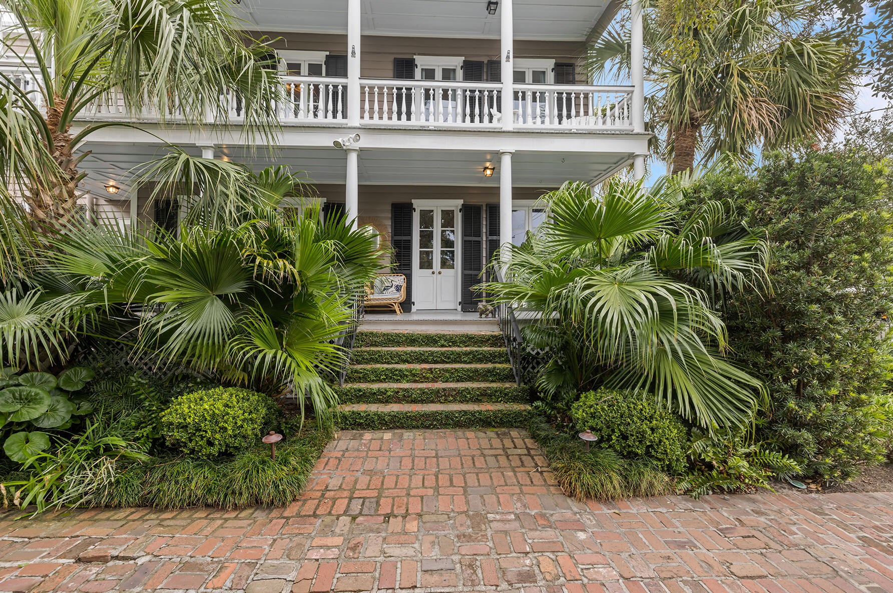 106 Beaufain St, Charleston SC  29401-1728 exterior