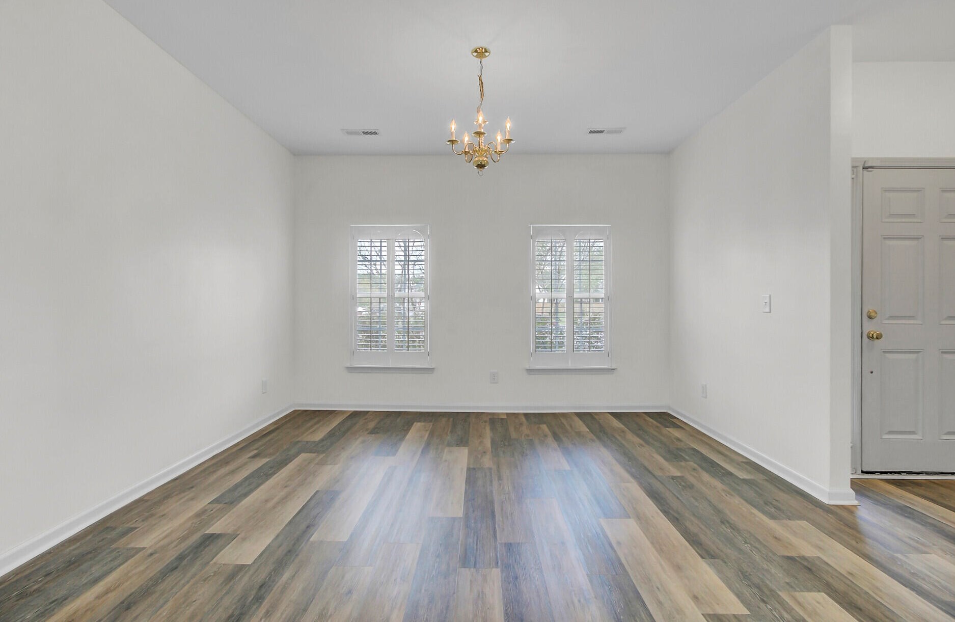 126 Cannonsmill Ln, Summerville SC  29485-6409 exterior