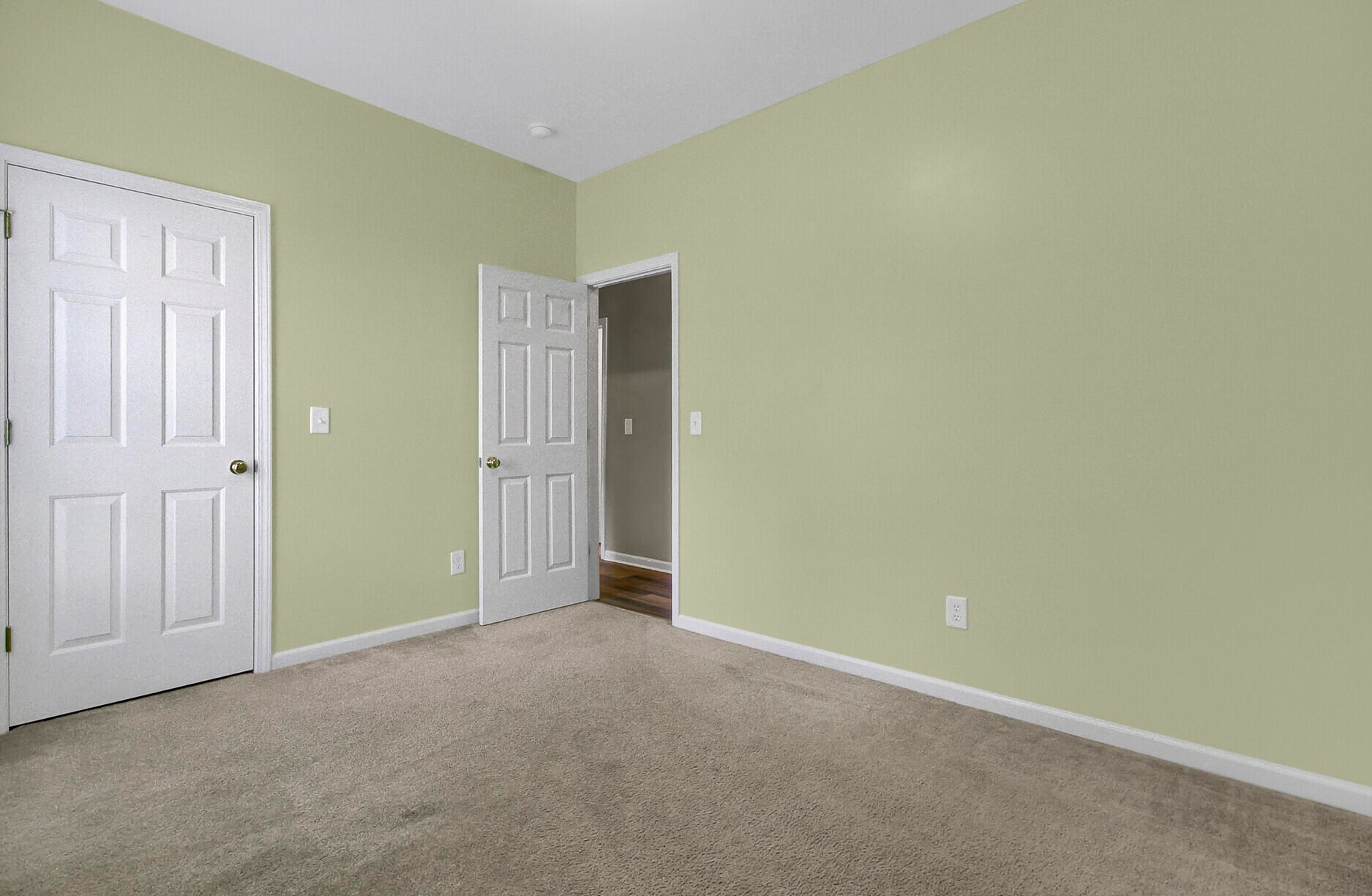 126 Cannonsmill Ln, Summerville SC  29485-6409 exterior