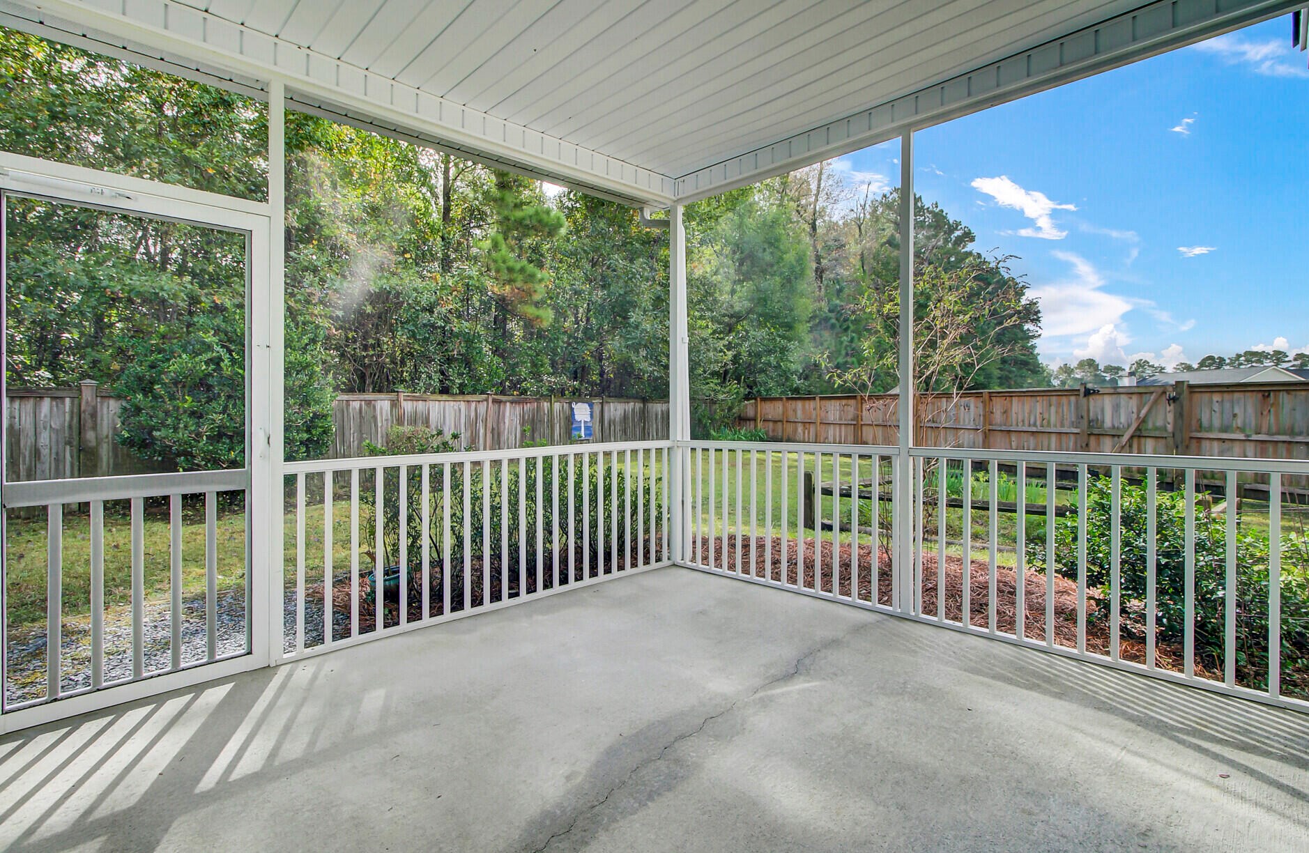 126 Cannonsmill Ln, Summerville SC  29485-6409 exterior