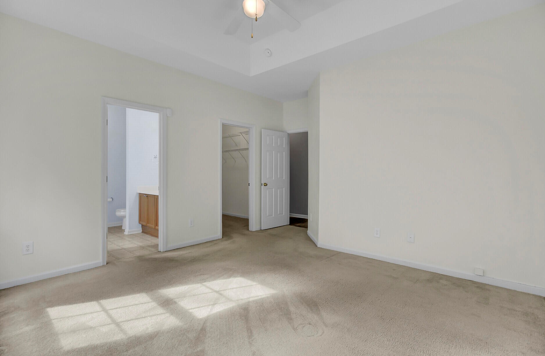 126 Cannonsmill Ln, Summerville SC  29485-6409 exterior