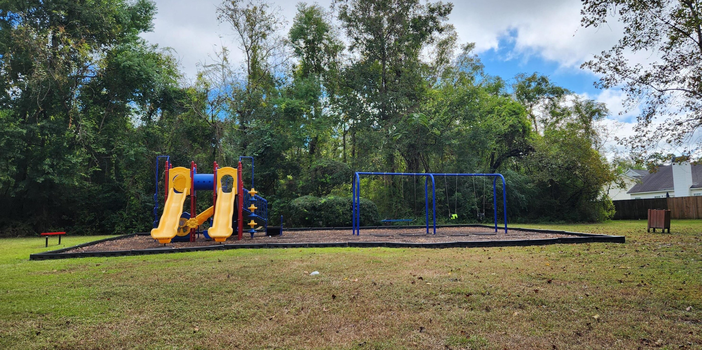 126 Cannonsmill Ln, Summerville SC  29485-6409 exterior