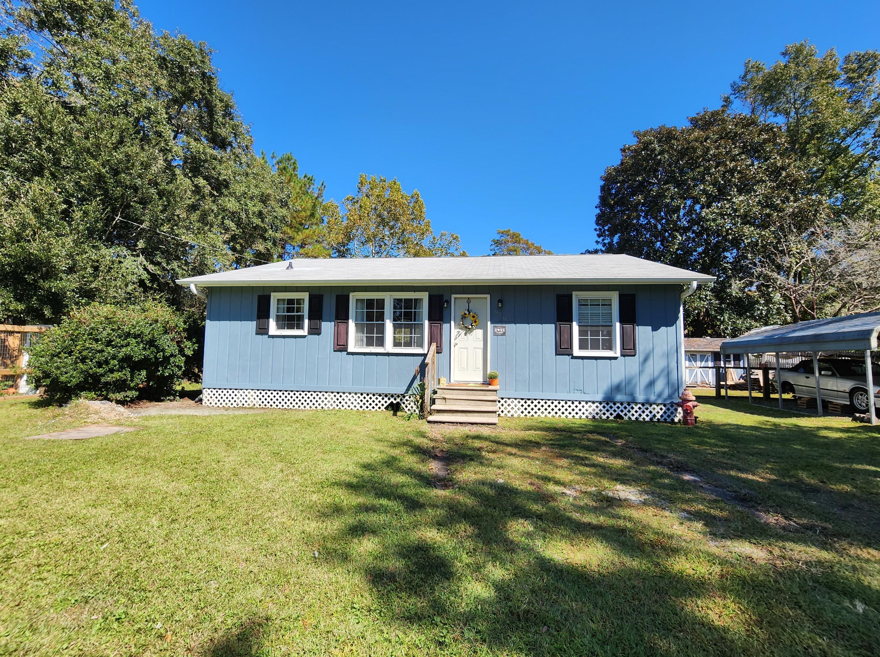 920 Frances St, Huger, SC 29450