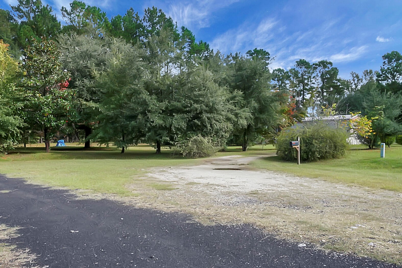 758 Roscoe Ct, Cross, SC 29436