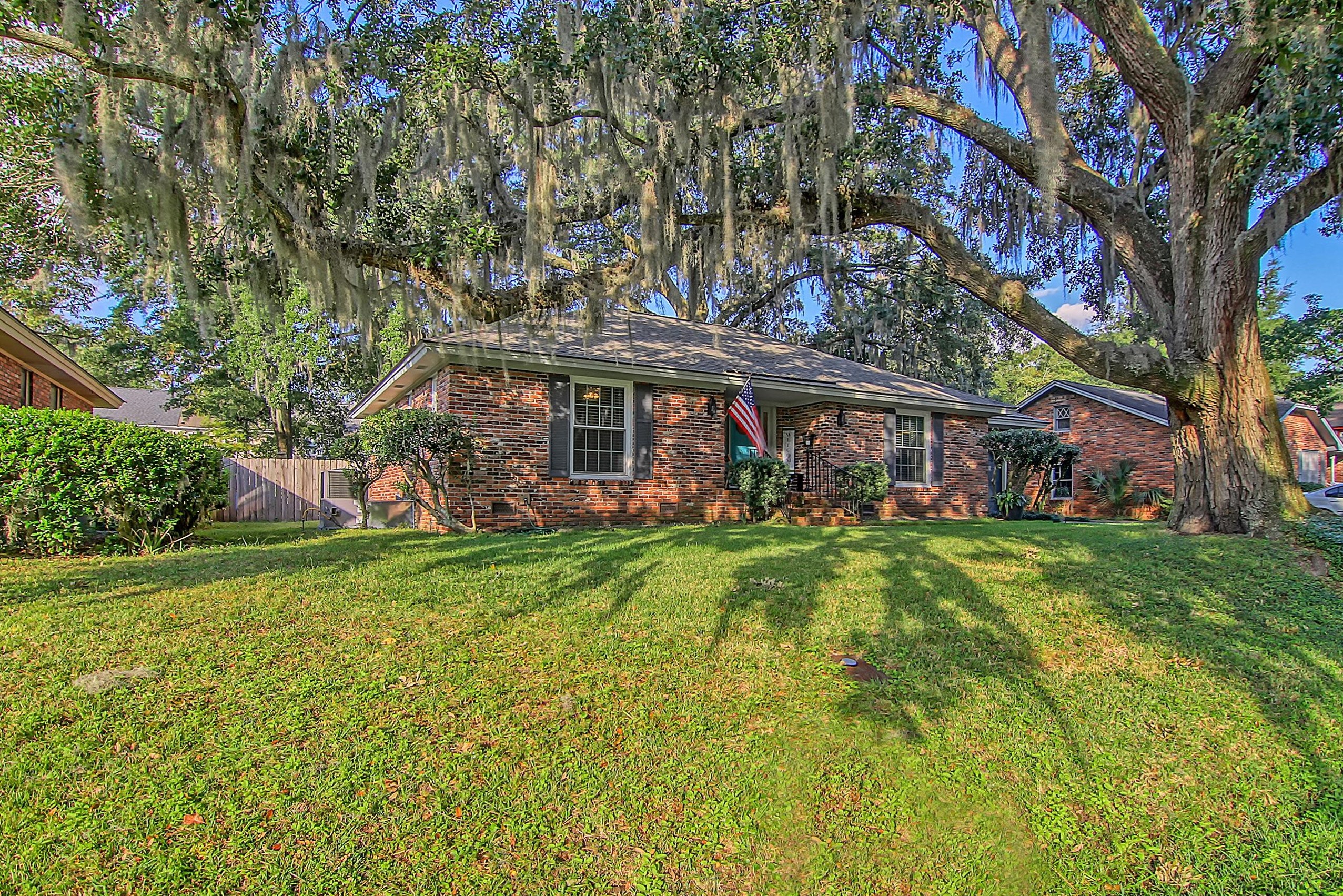 9 Wendy Ln, Charleston, SC 29407-5366