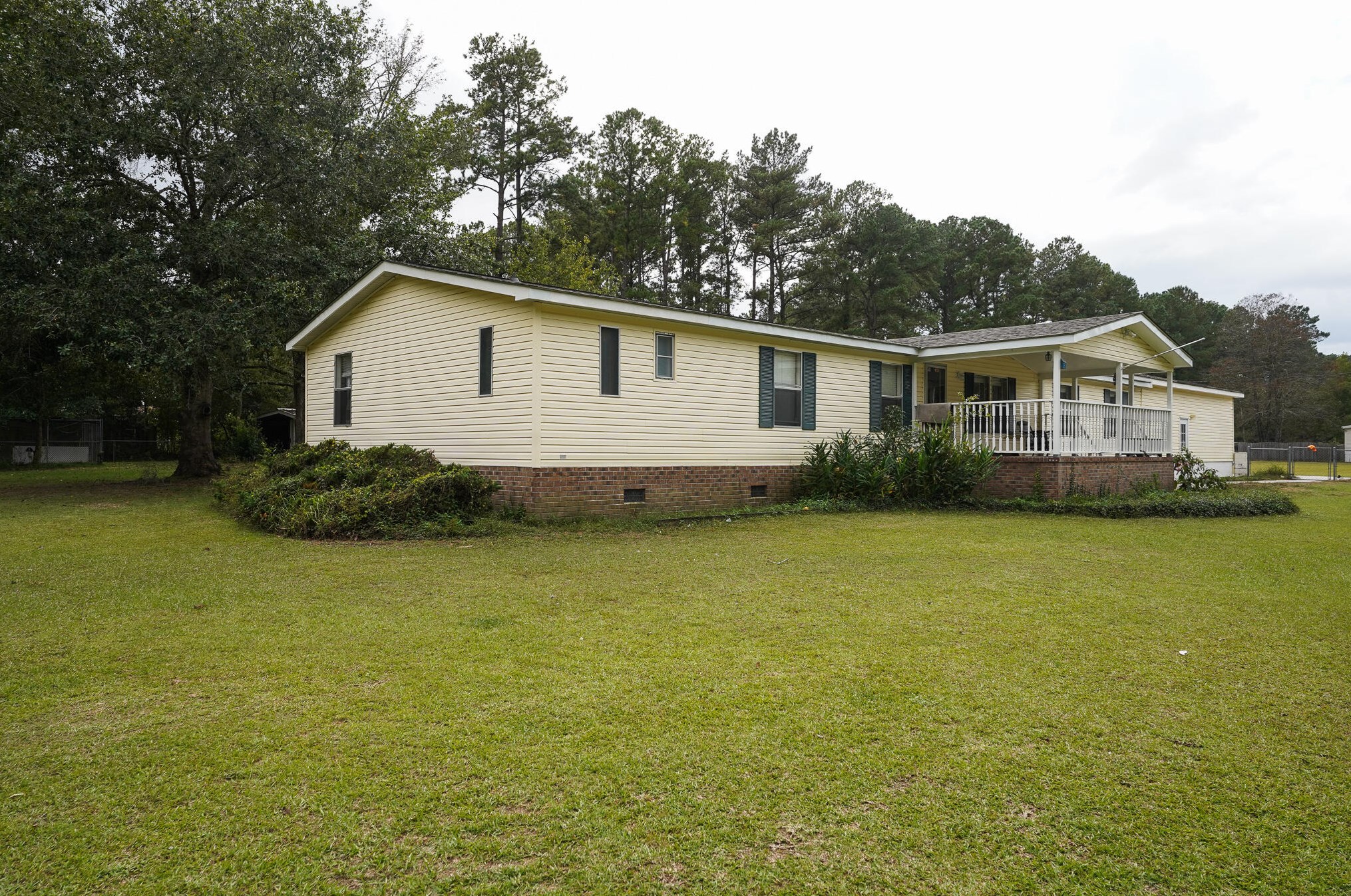 207 Catawba Hill Ct, Walterboro SC  29488-8177 exterior