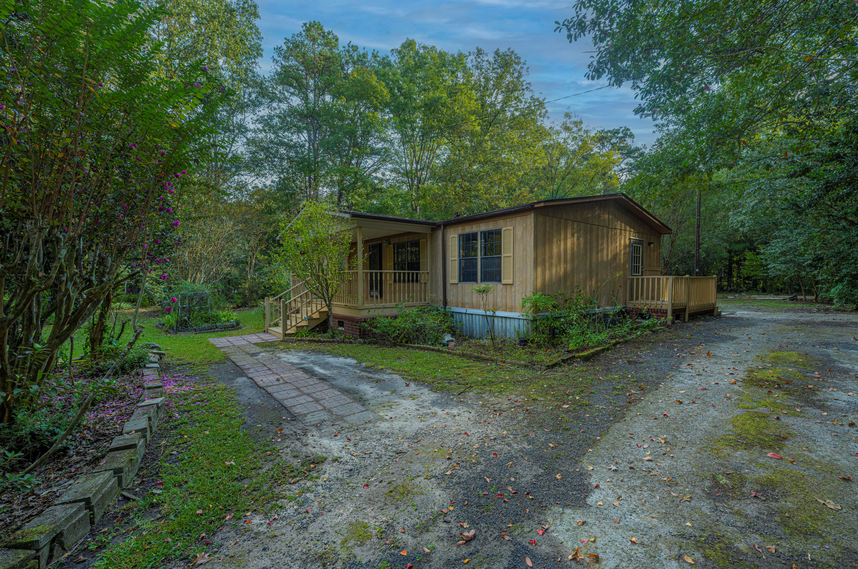 116 Poplar Cir, Summerville SC  29483-9522 exterior