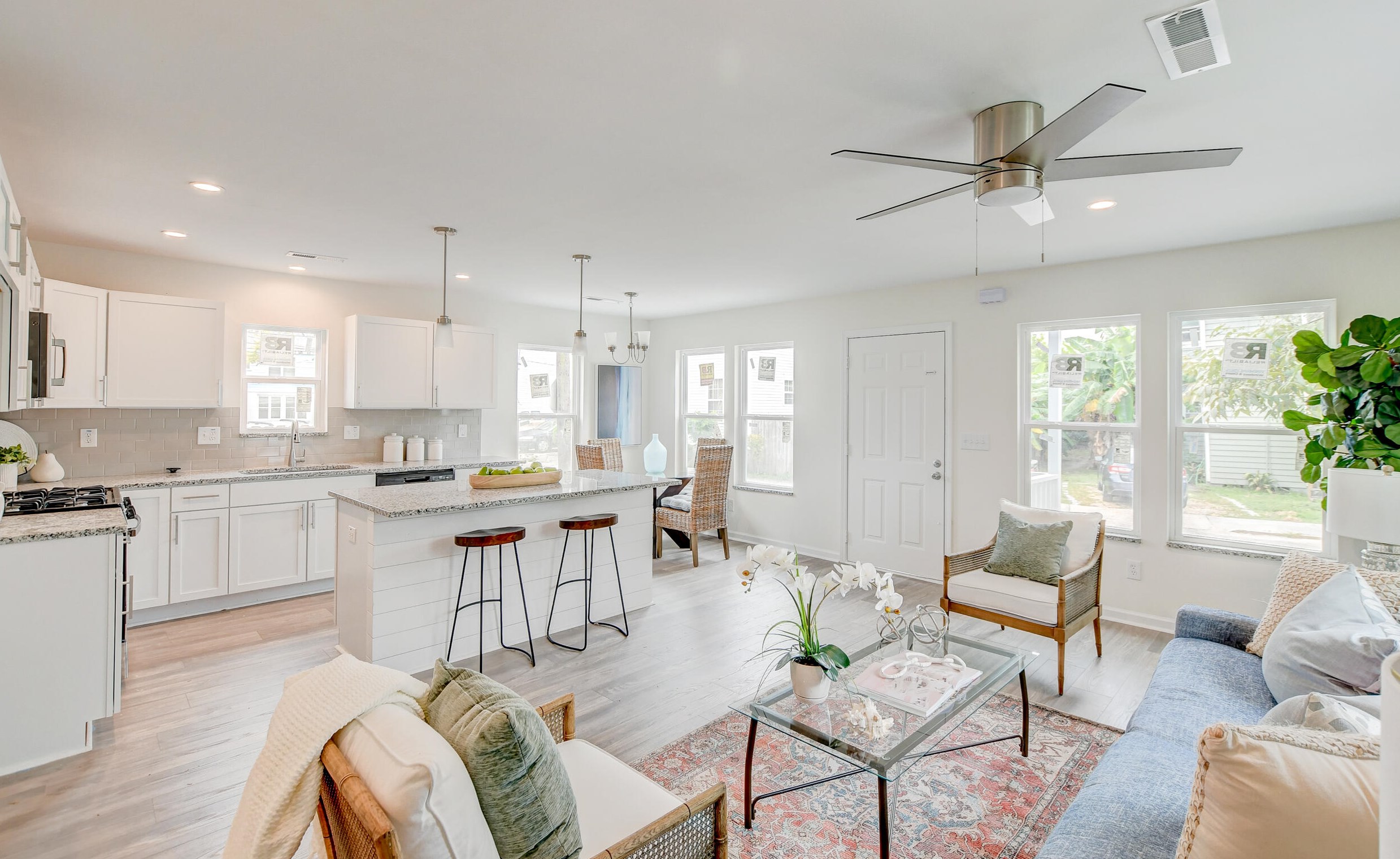 30 F St, Charleston, SC 29403-4721