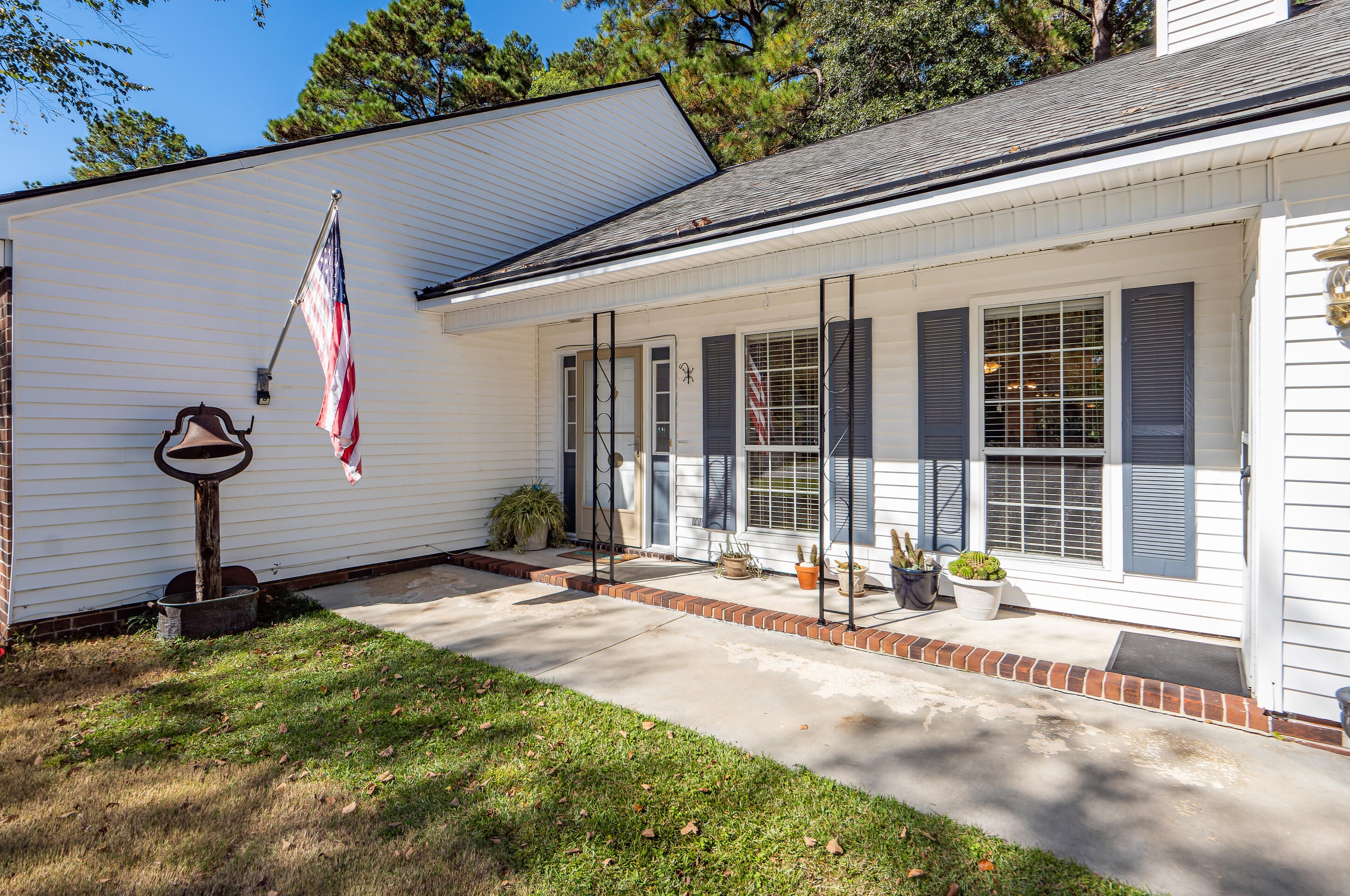 157 Chandler Dr, Ladson, SC 29456