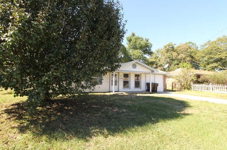 109 Camellia Rd, Charleston, SC 29445-3418