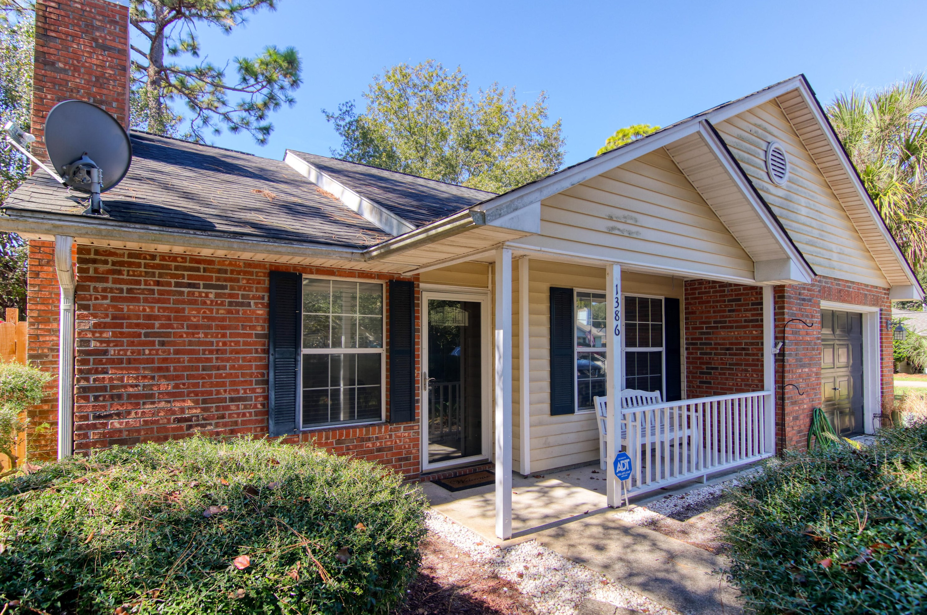 1386 W Point Dr, Mount Pleasant, SC 29466