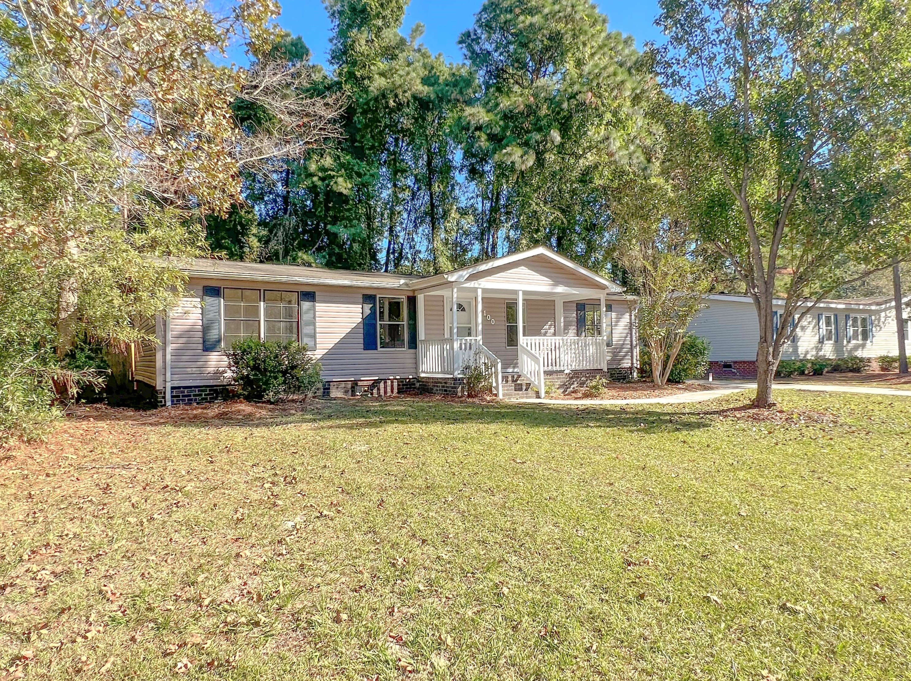 100 Grapevine Rd, Summerville, SC 29483-3402