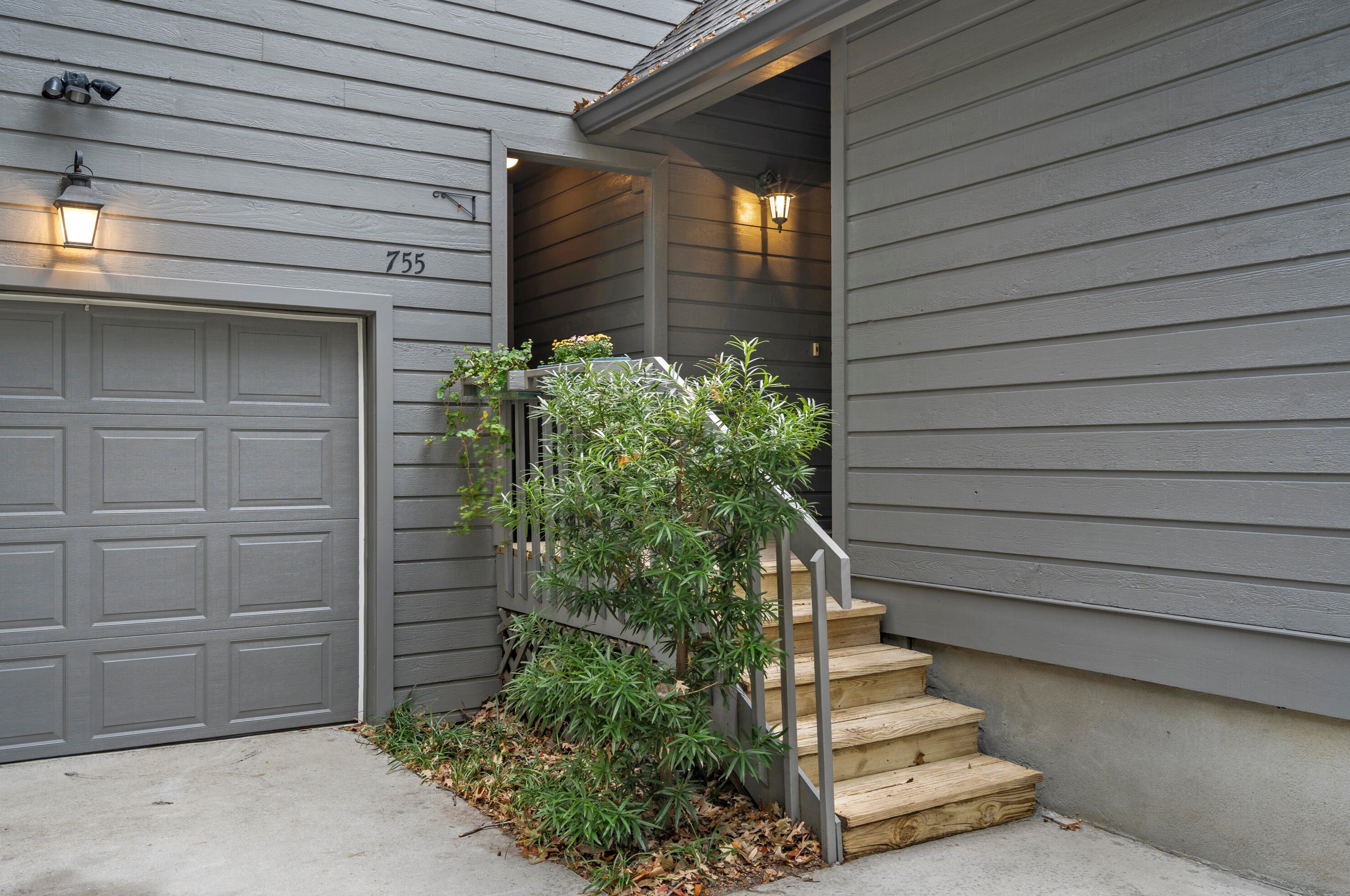 755 Lake Frances Dr, Charleston, SC 29412-4342
