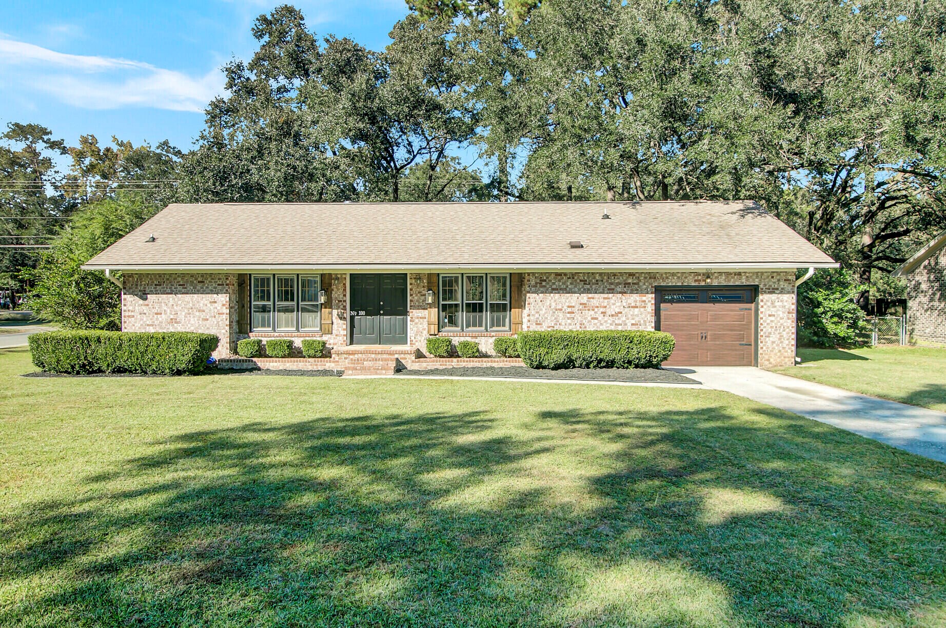 100 Maple Dr, Summerville, SC 29485-7824
