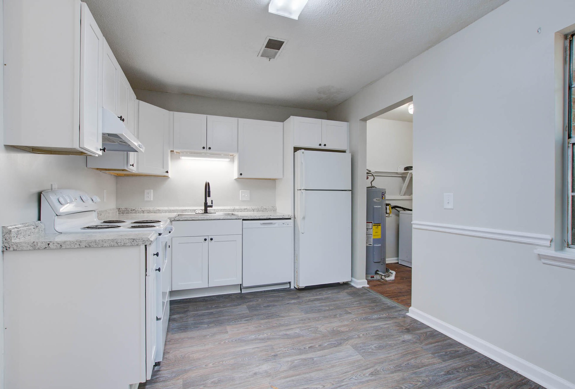 300 Crestview Dr #d, Summerville, SC 29485
