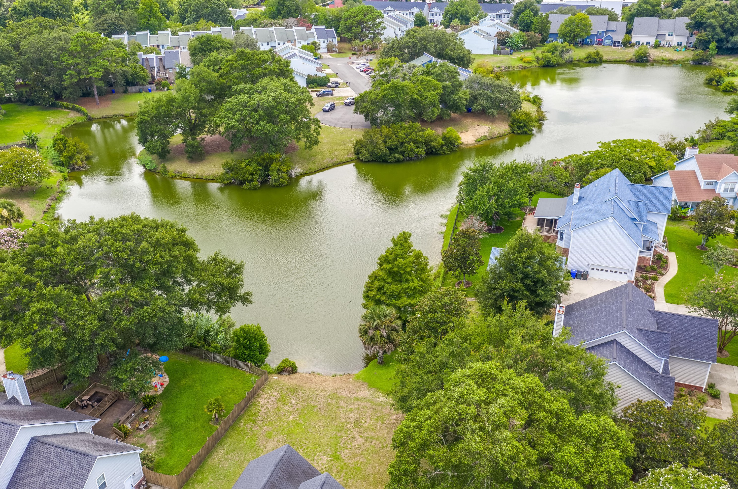 100 Oyster Point Row, Charleston SC  29412-3631 exterior
