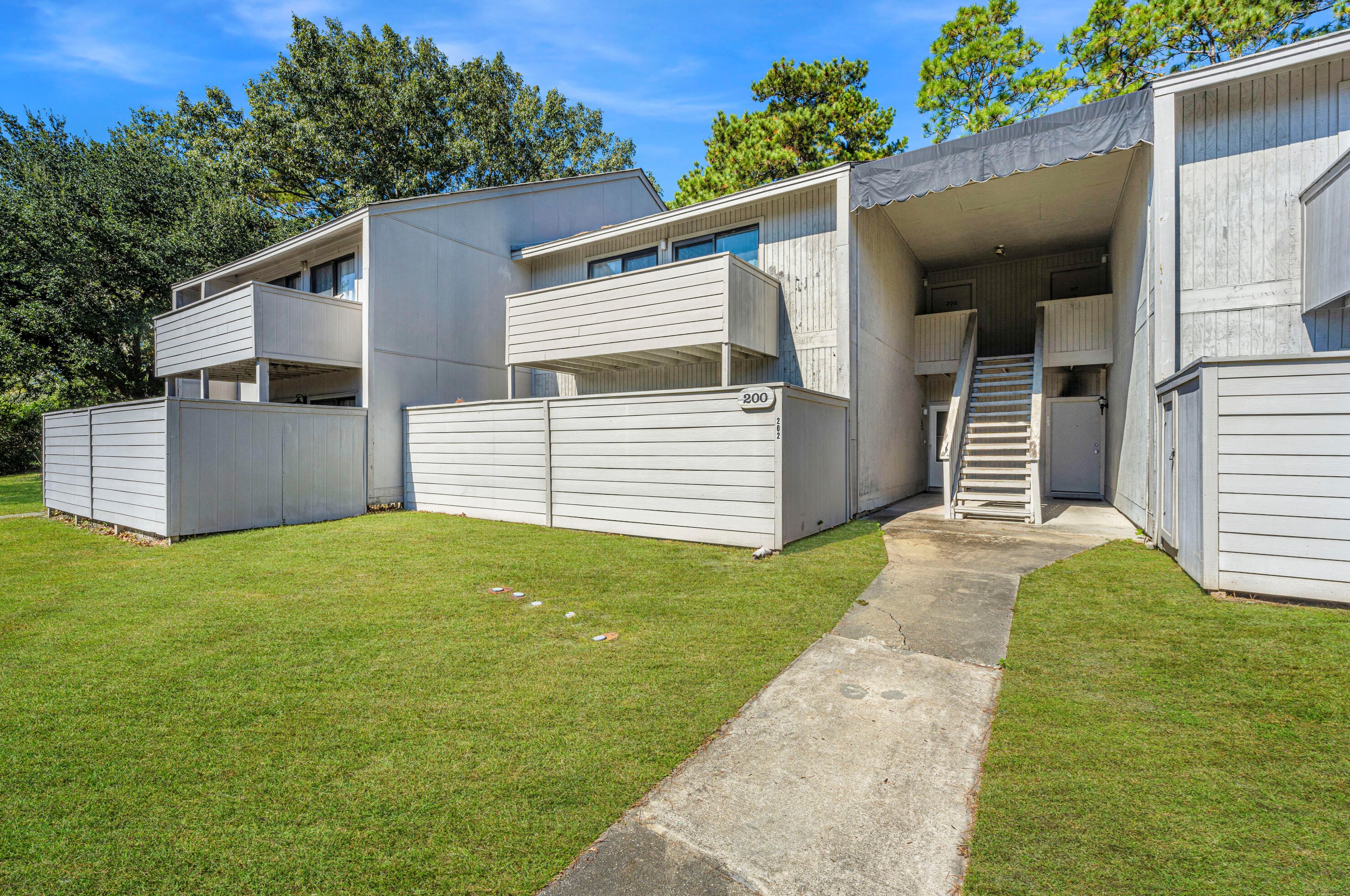 203 Green Castle Dr, Charleston, SC 29445-4840