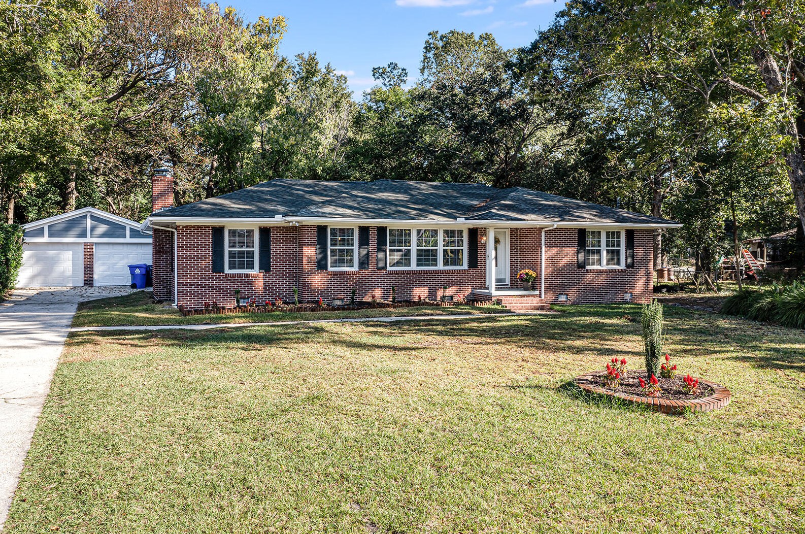 2410 Trent St, Charleston, SC 29414-5555