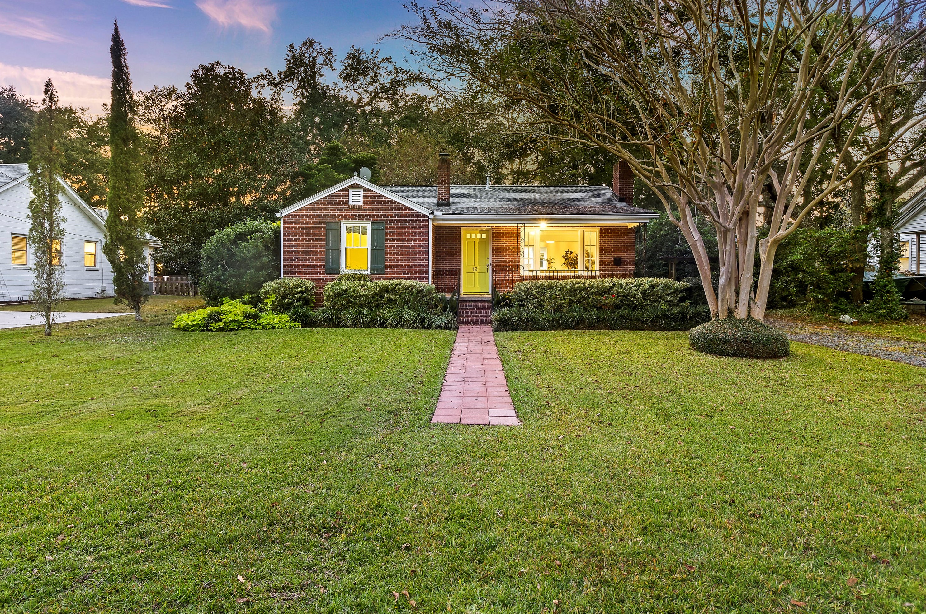 13 Stratford Rd, Charleston, SC 29407-7245