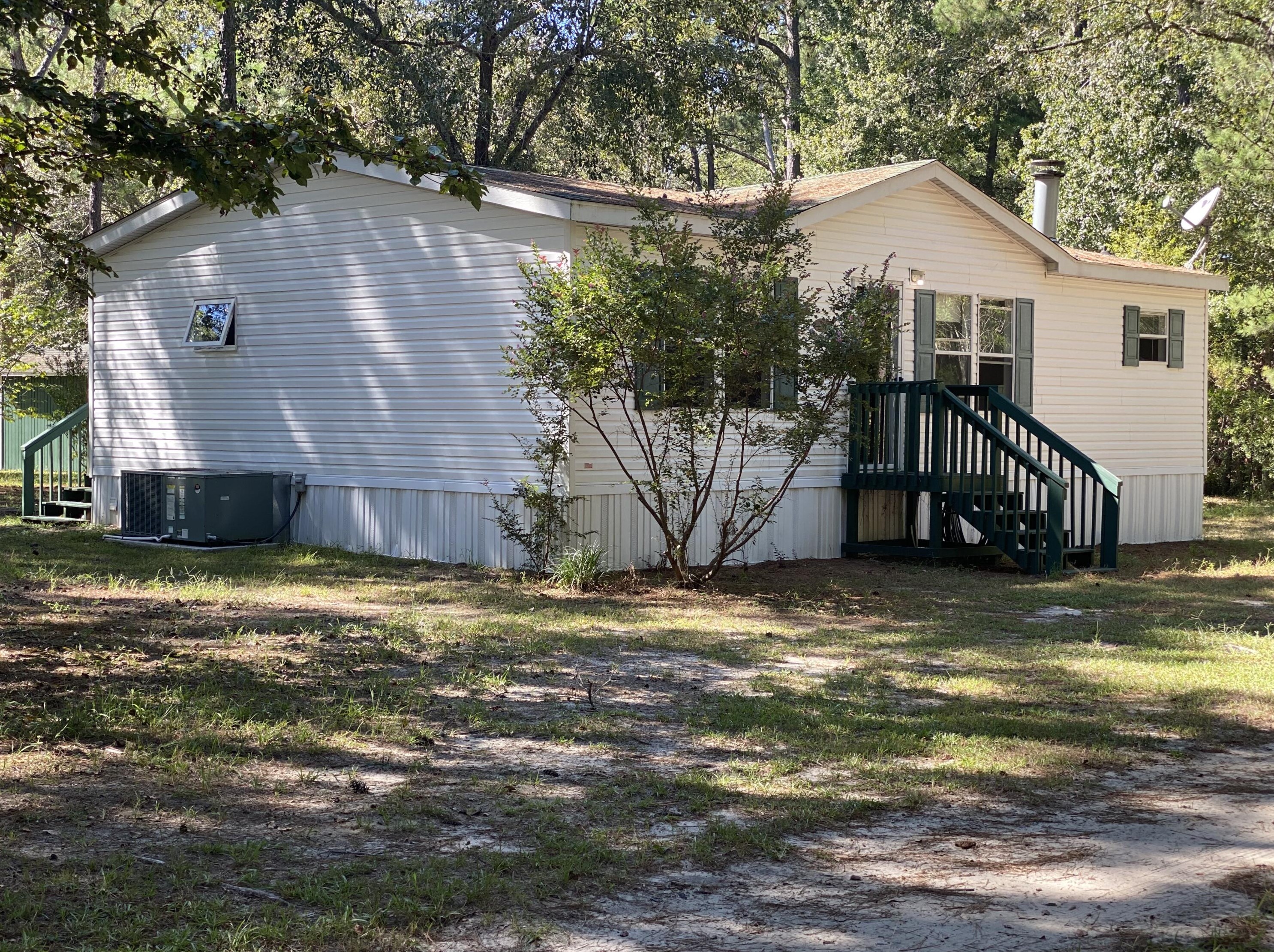 296 Mookees Ln, Cross, SC 29436