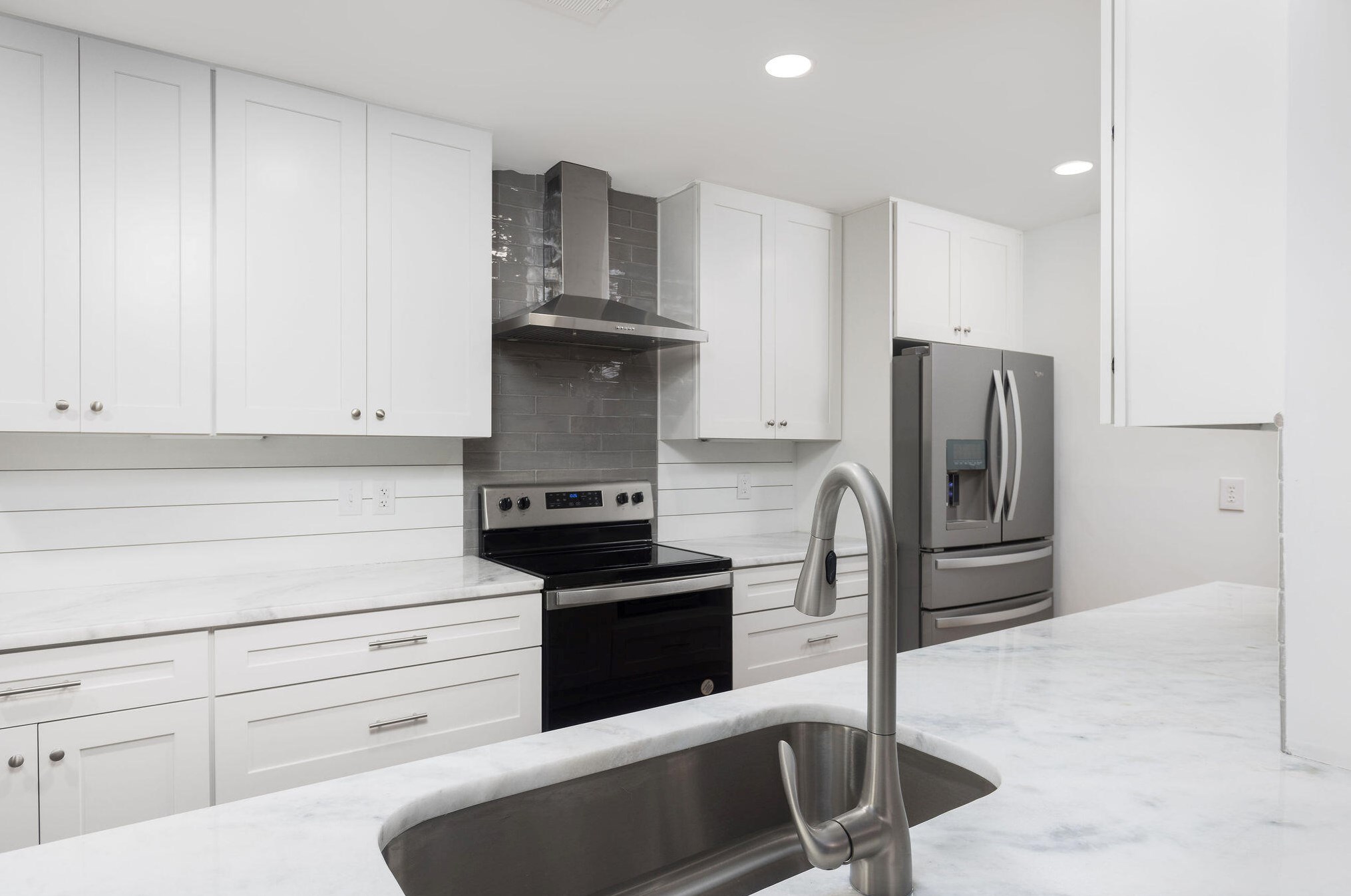 102 Scottswood Dr, Charleston SC  29418-3020 exterior