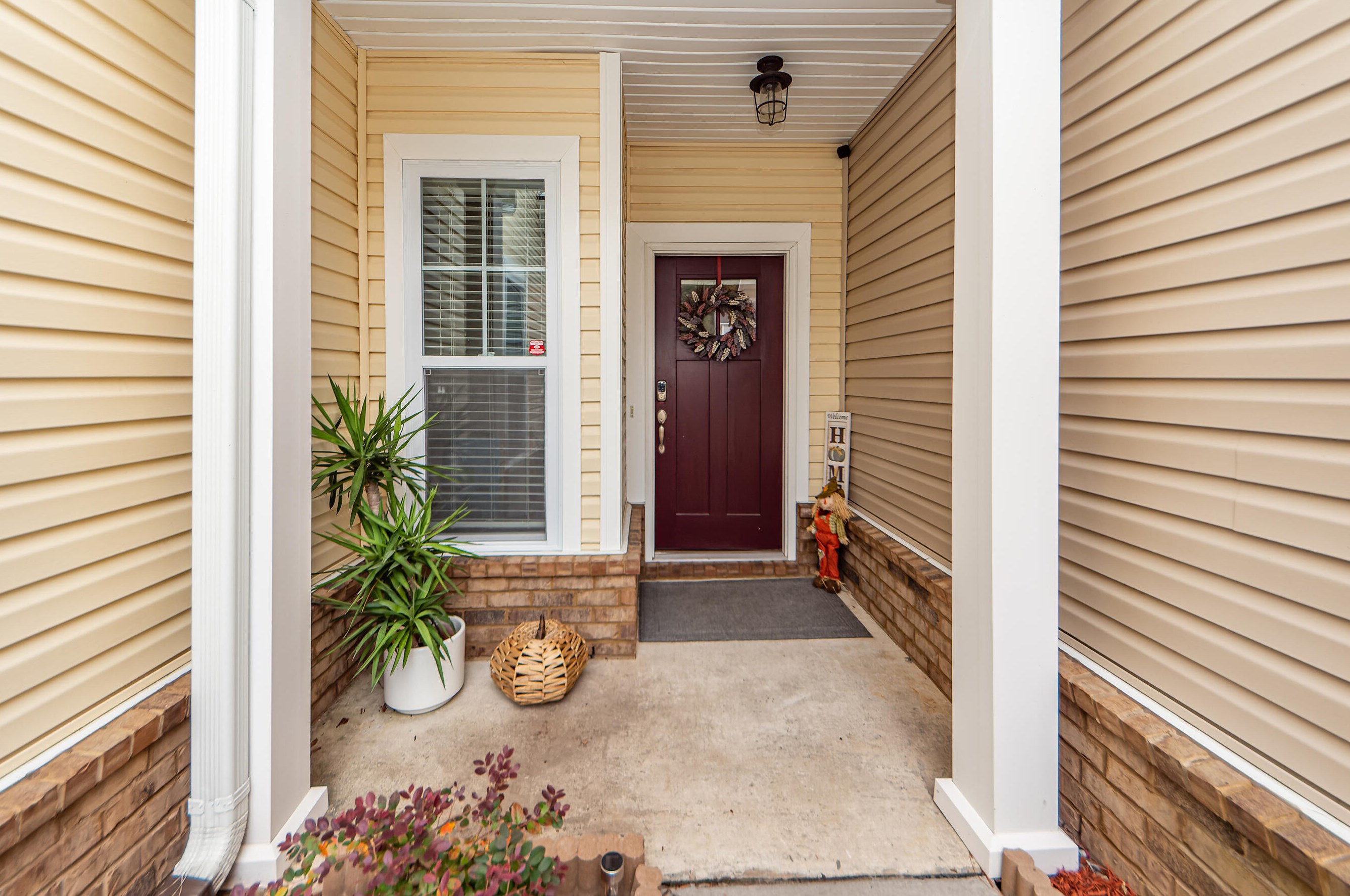 212 Lamplighter Ln, Summerville, SC 29486-2156
