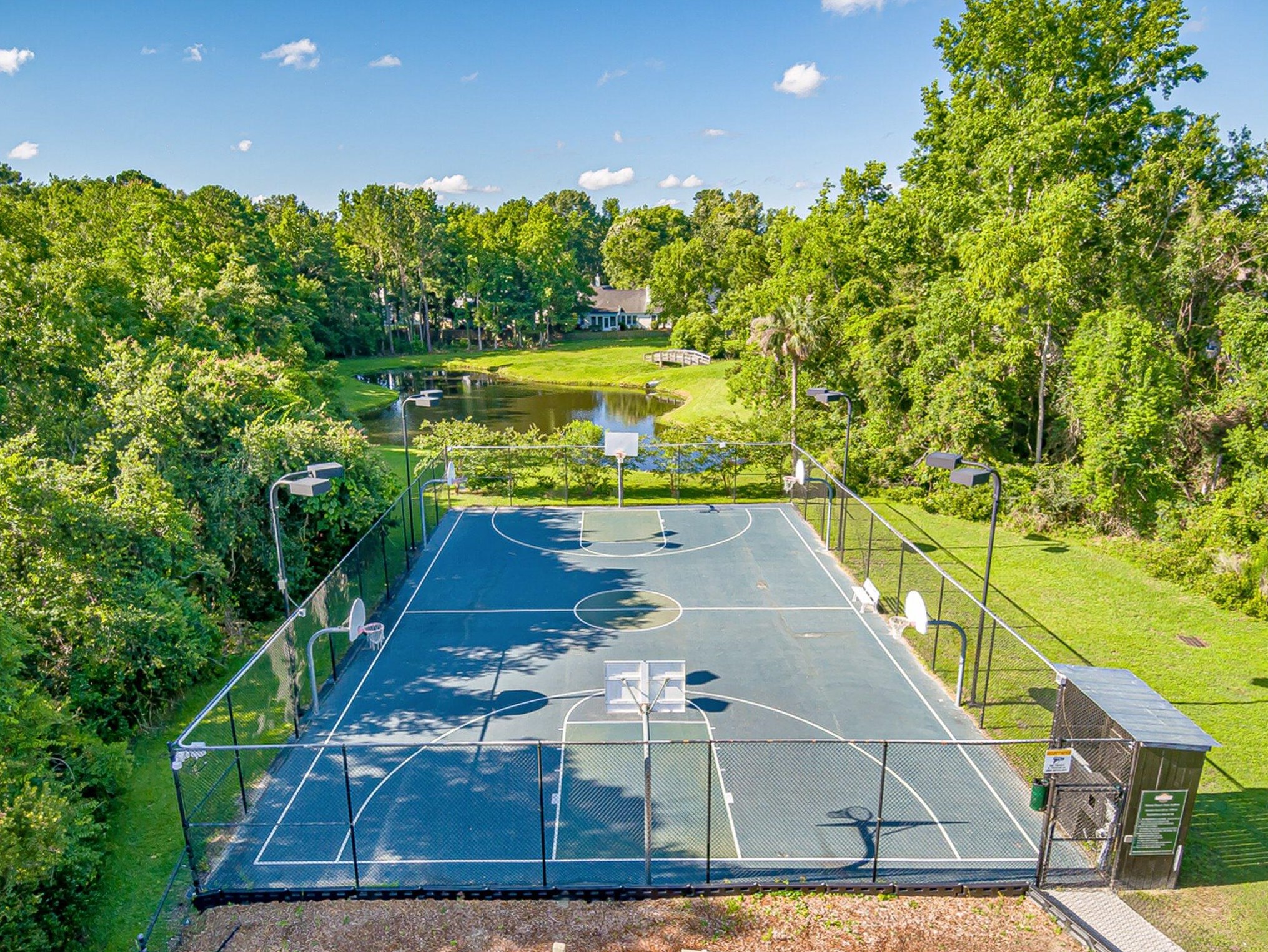 2813 Bottle Brush Ct, Mount Pleasant SC  29466-9202 exterior