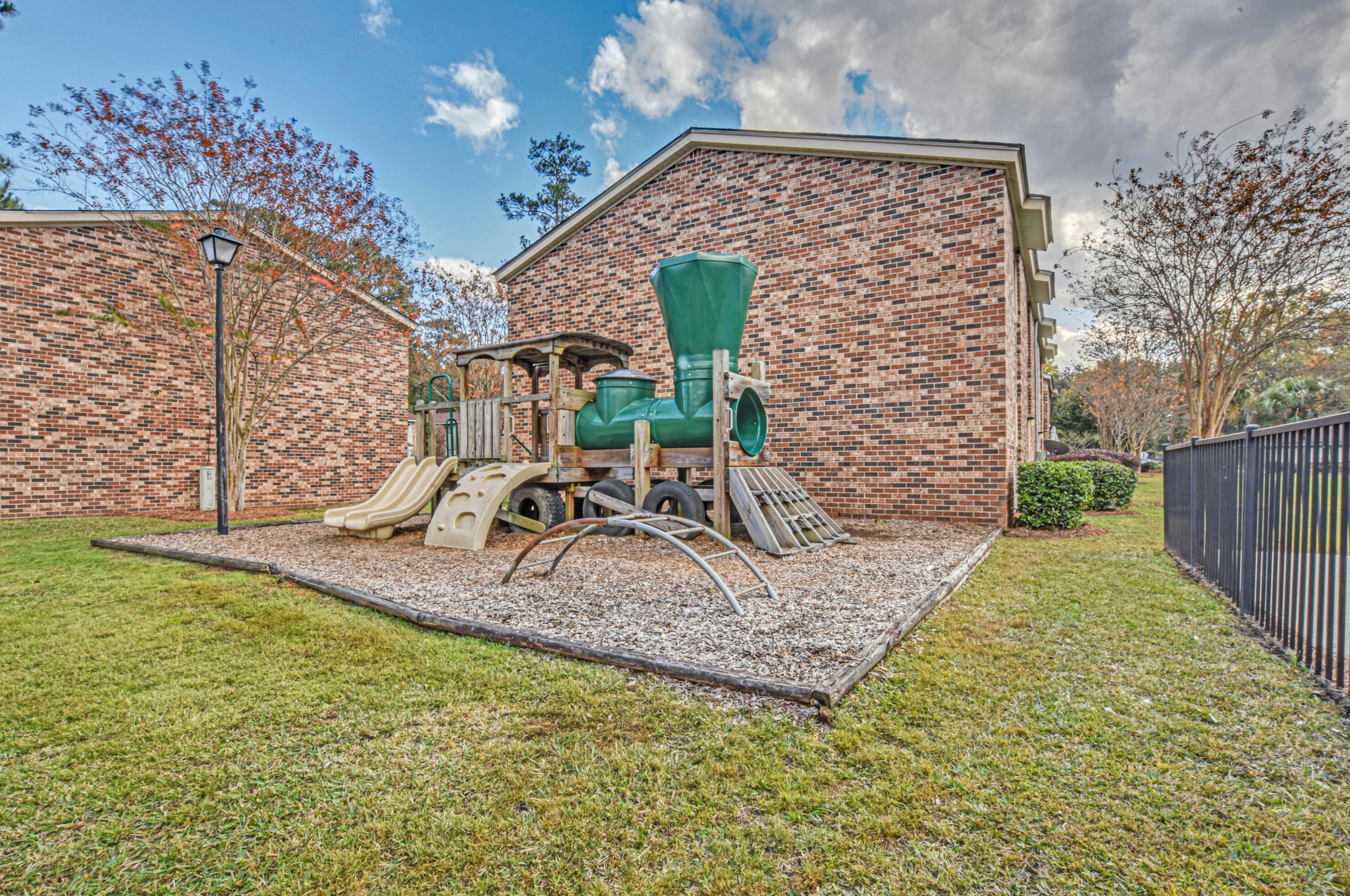 708 Andrea Ln, Charleston SC 29410-8630 exterior