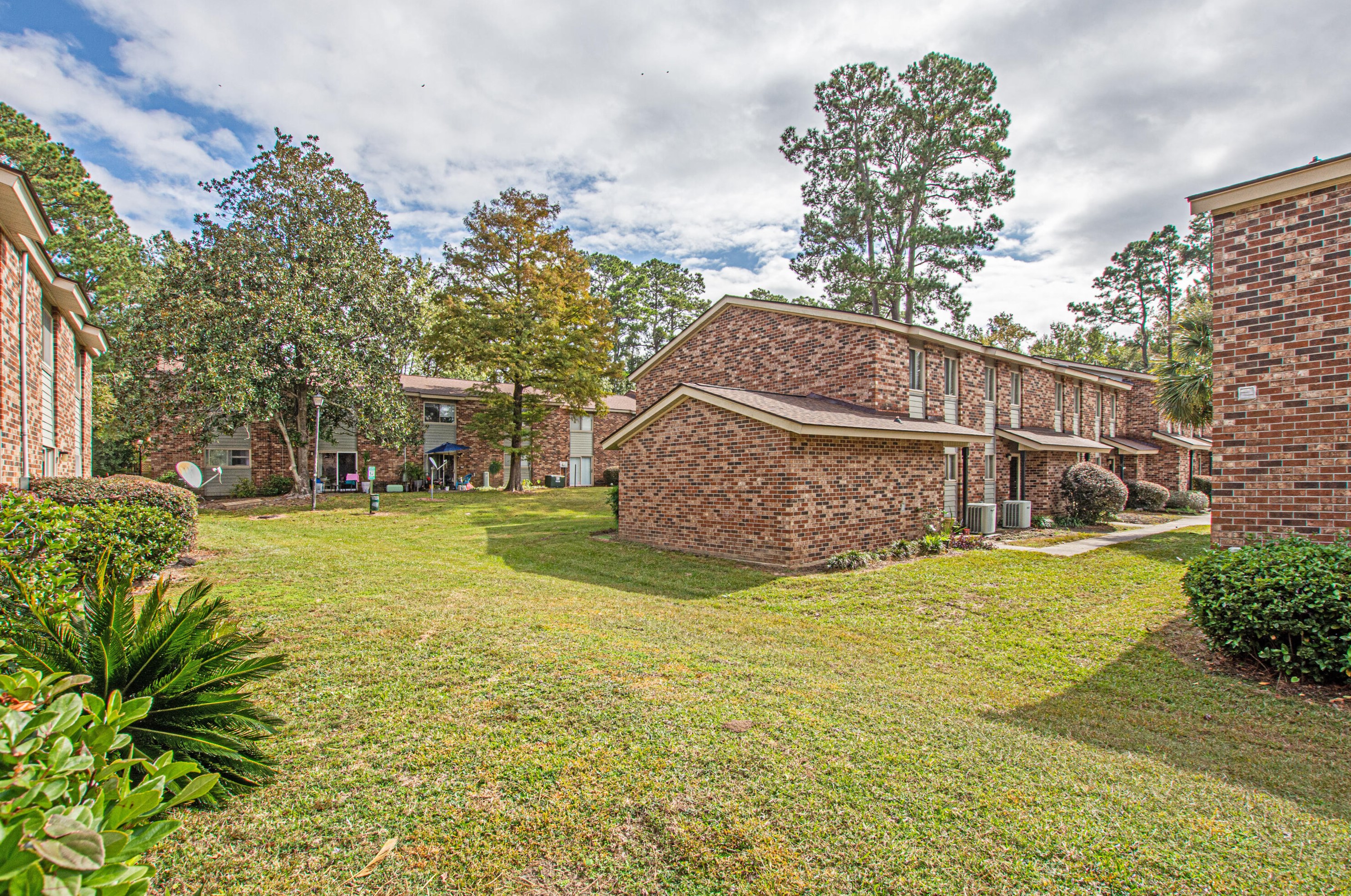 708 Andrea Ln, Charleston SC 29410-8630 exterior