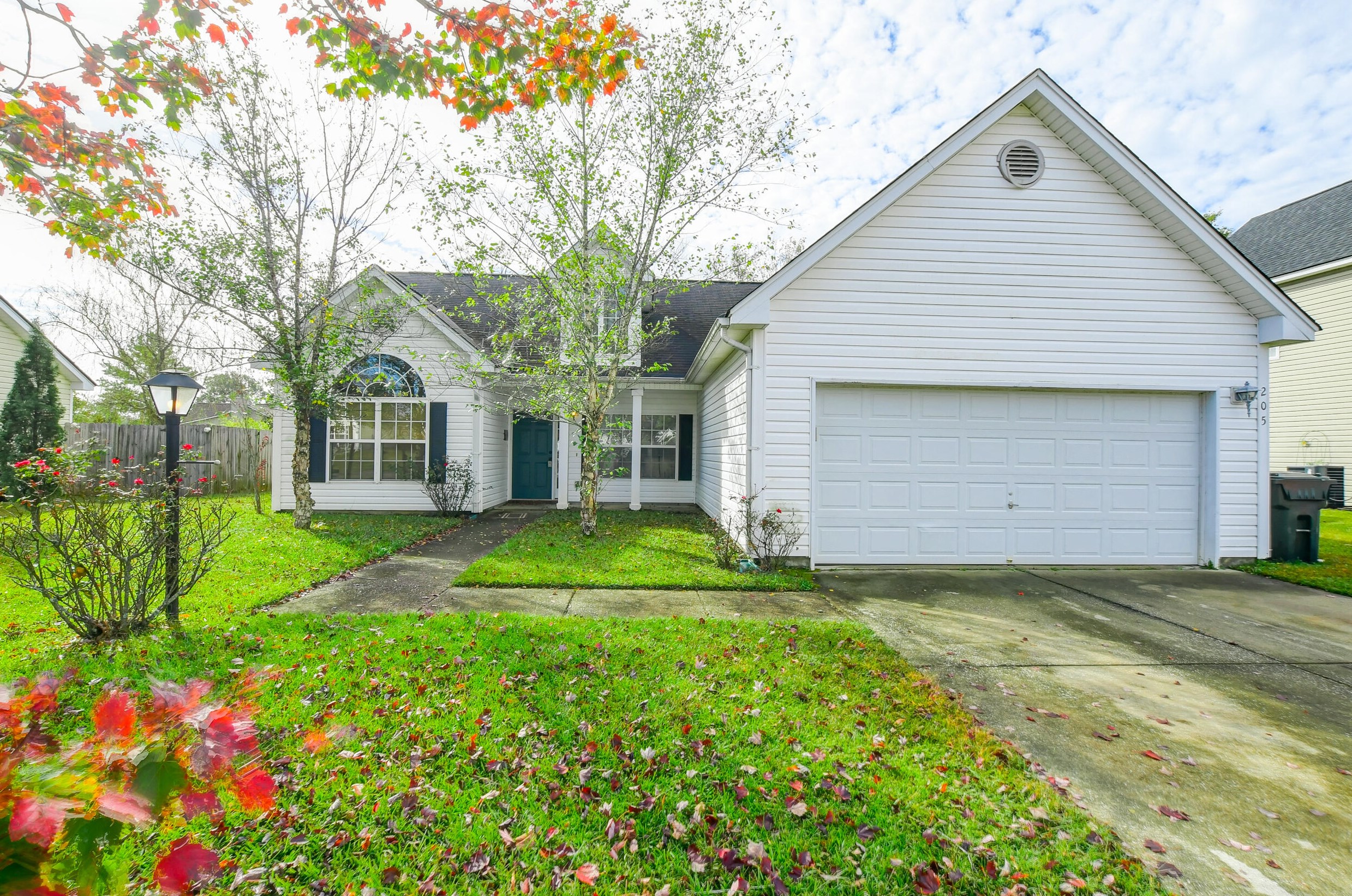 205 Pleasant Hill Dr, Charleston, SC 29445-3597