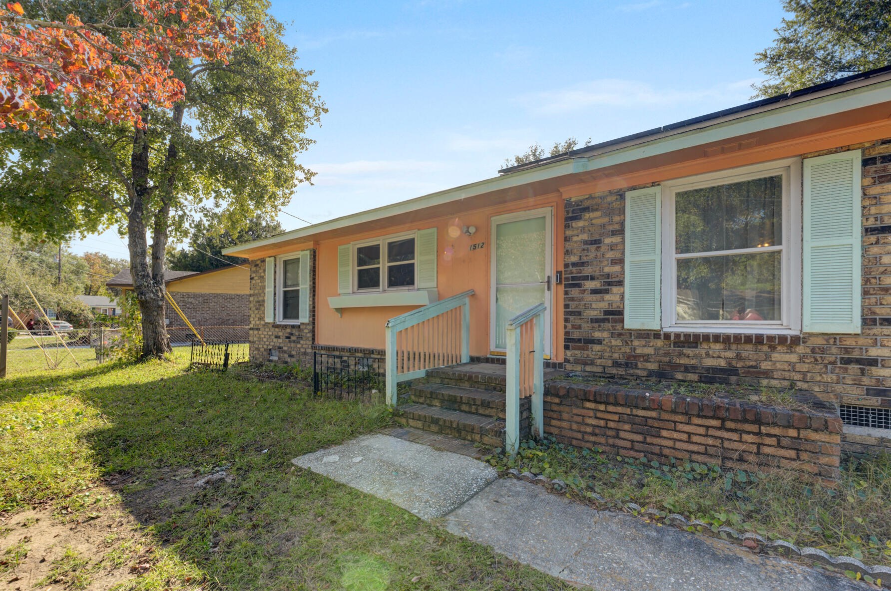 1512 Seacroft Rd, Charleston SC  29412-8111 exterior