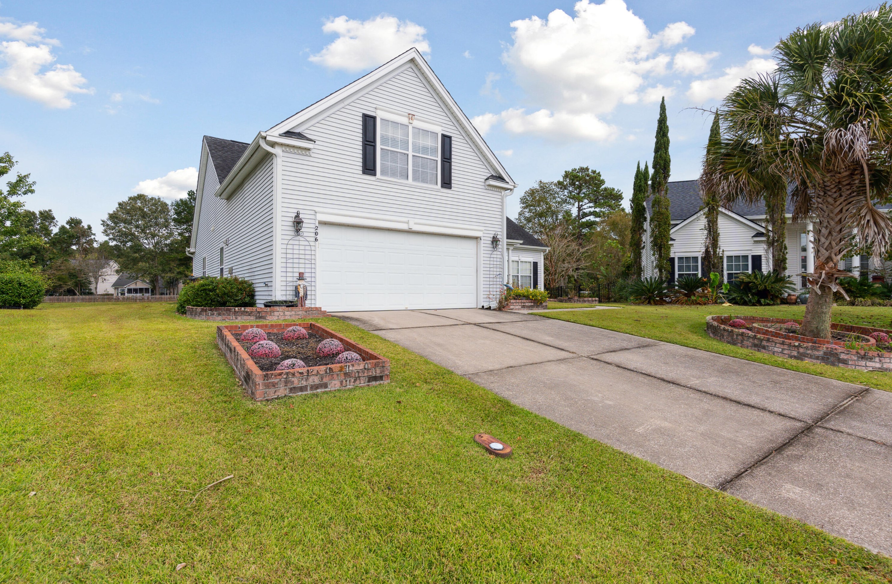206 Pine Terrace Ct, Charleston, SC 29414-9048