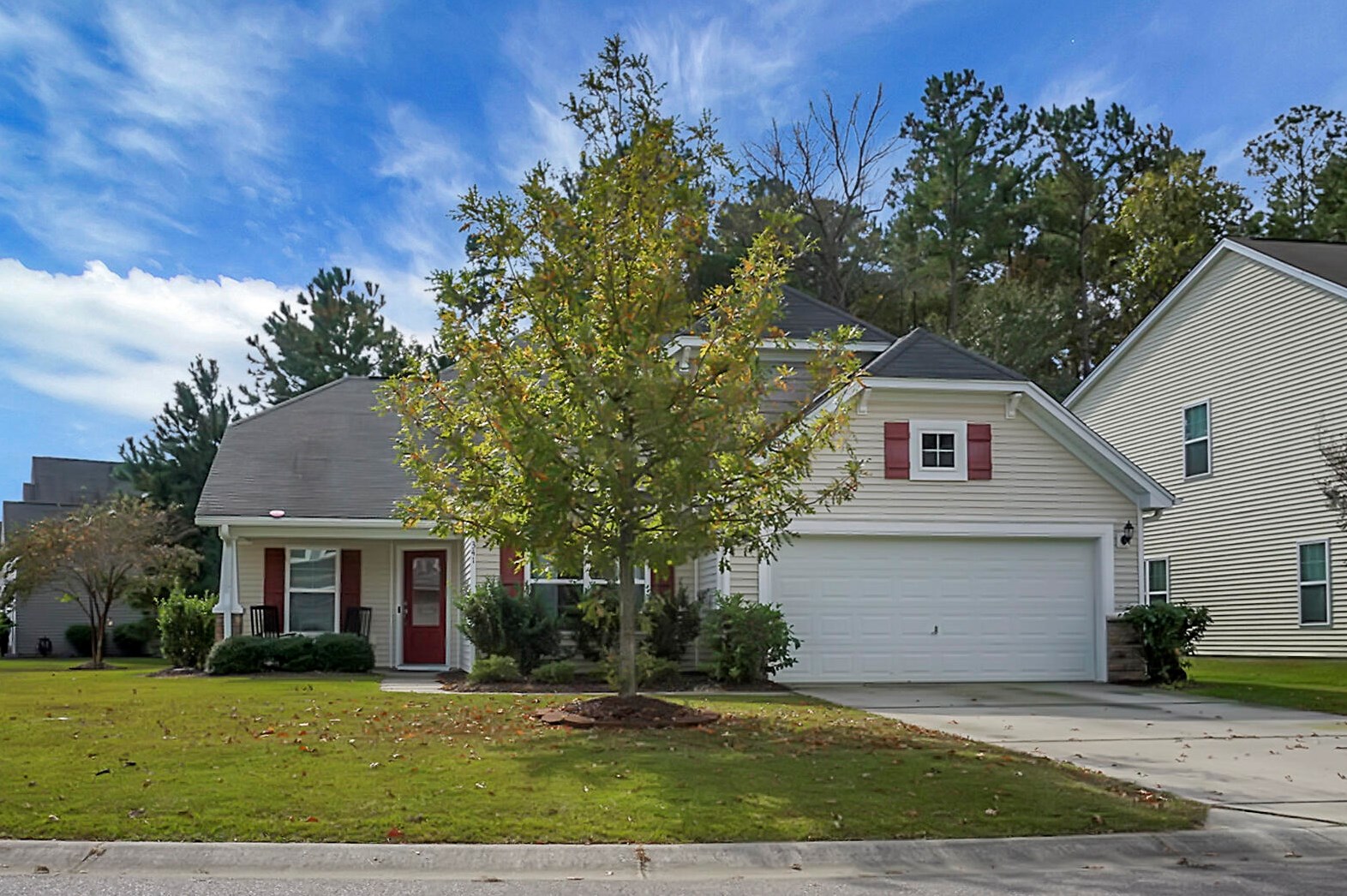 341 Drayton Pl Dr, Moncks Corner, SC 29461
