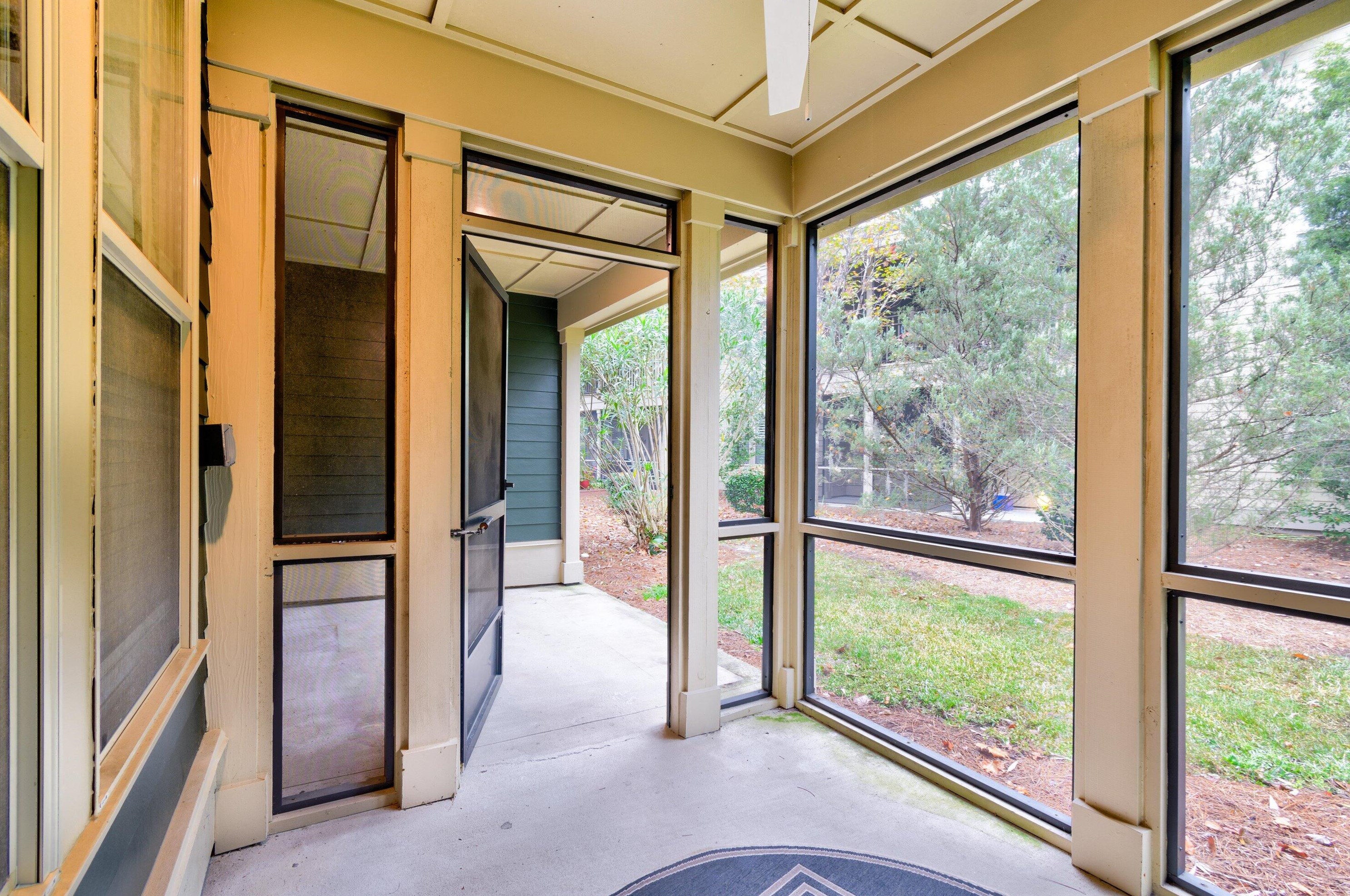 5520 Colonial Chatsworth Cir, Charleston SC  29418-2752 exterior