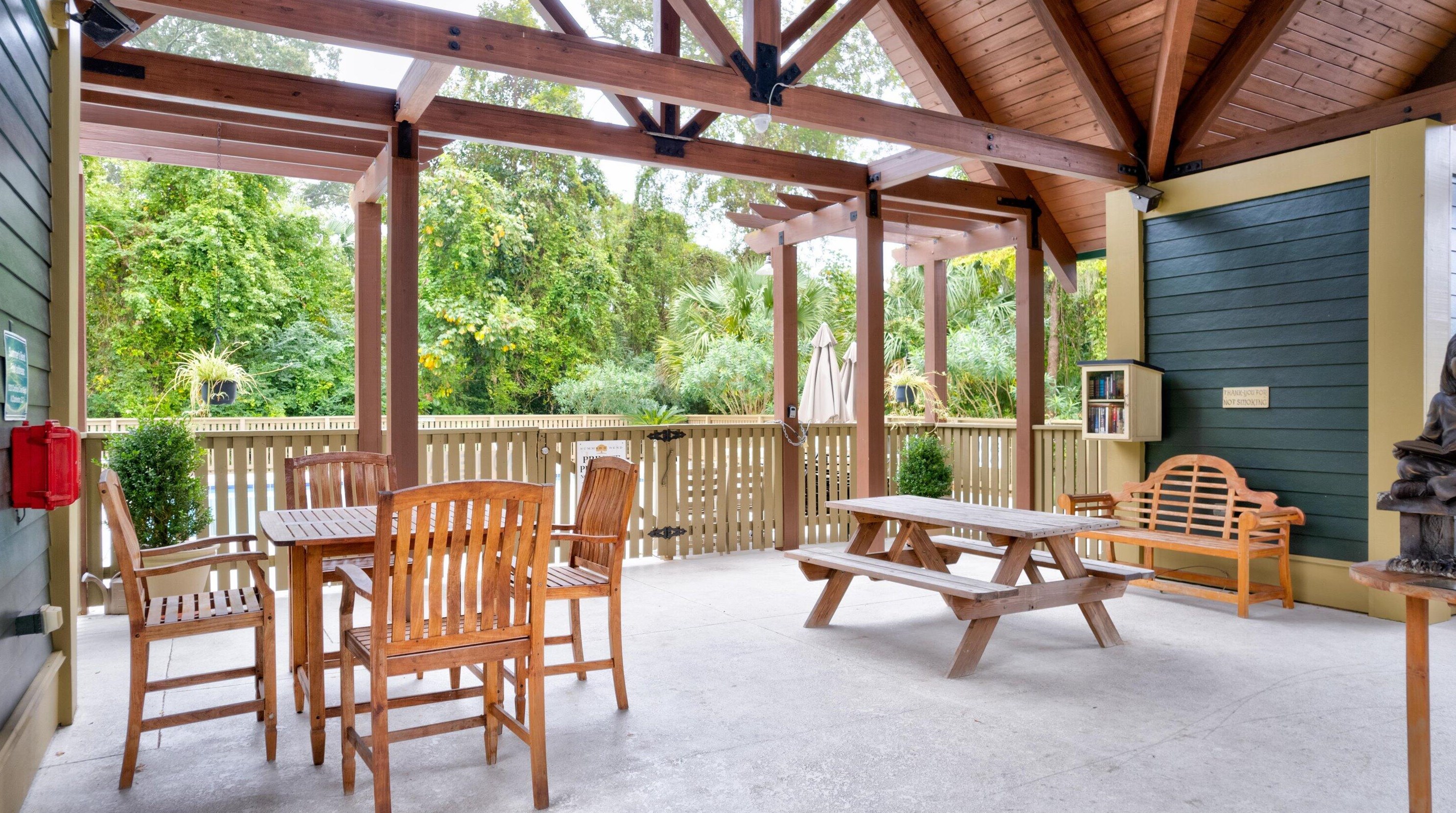 5520 Colonial Chatsworth Cir, Charleston SC  29418-2752 exterior