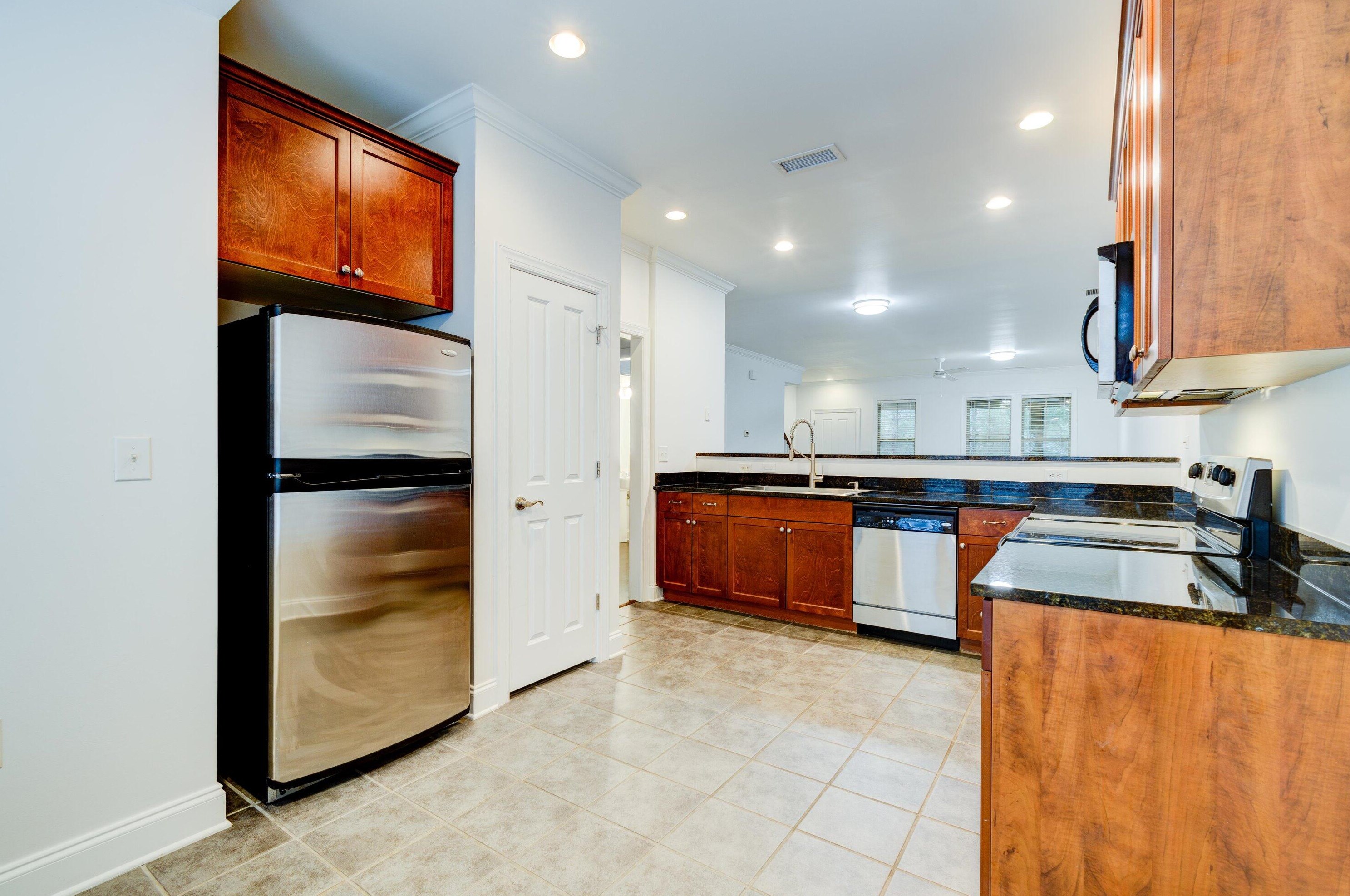 5520 Colonial Chatsworth Cir, Charleston SC  29418-2752 exterior