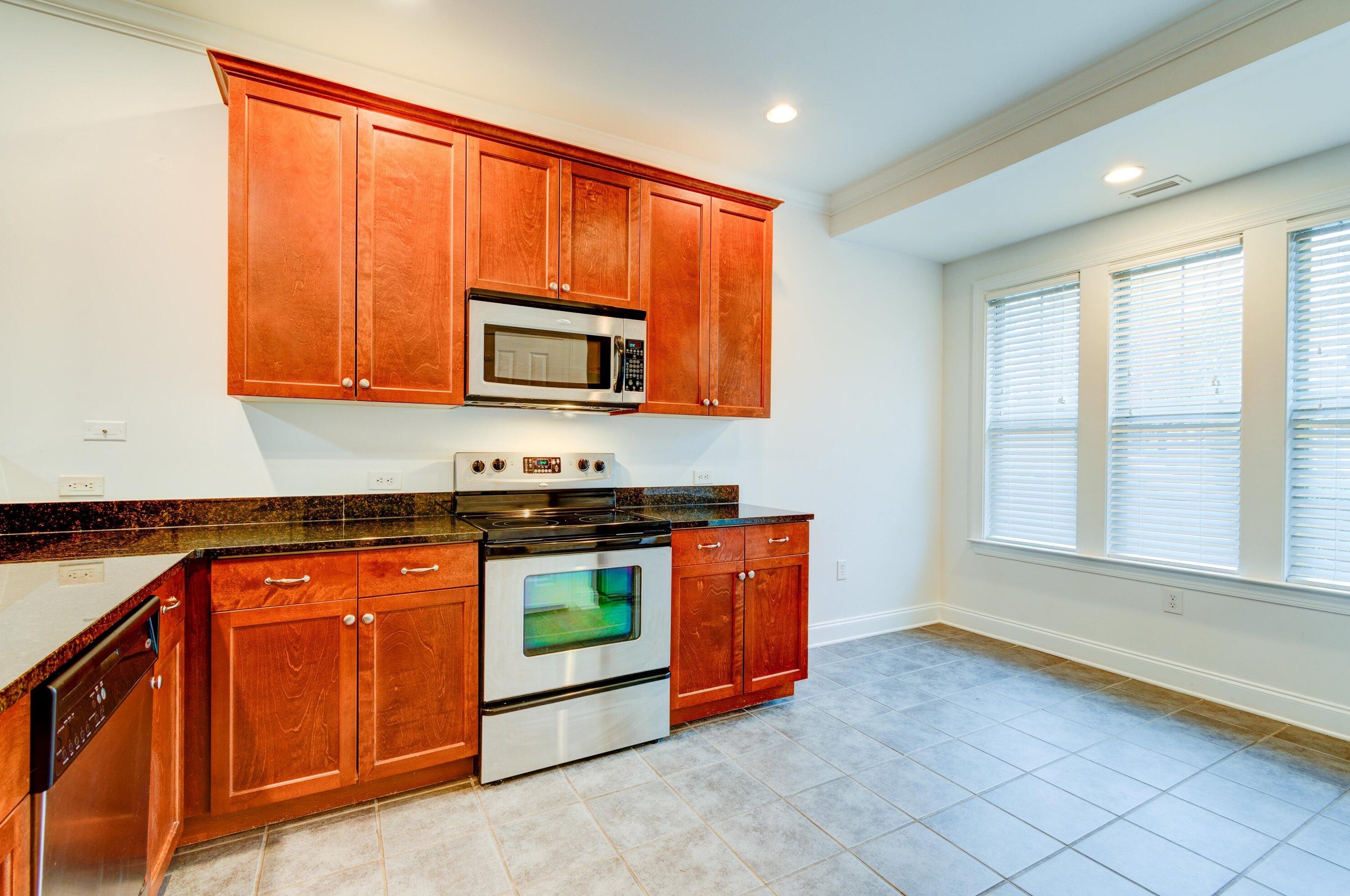 5520 Colonial Chatsworth Cir, Charleston SC  29418-2752 exterior