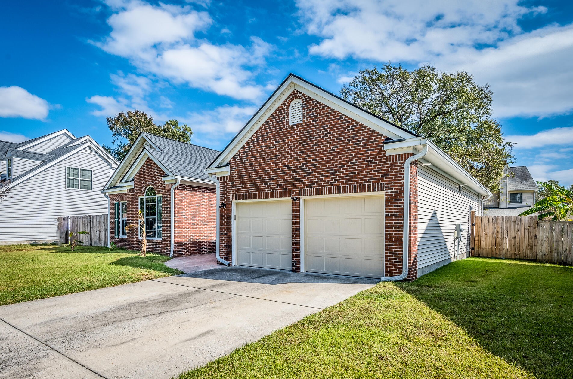3355 Forest Glen Dr, Charleston, SC 29414-7516