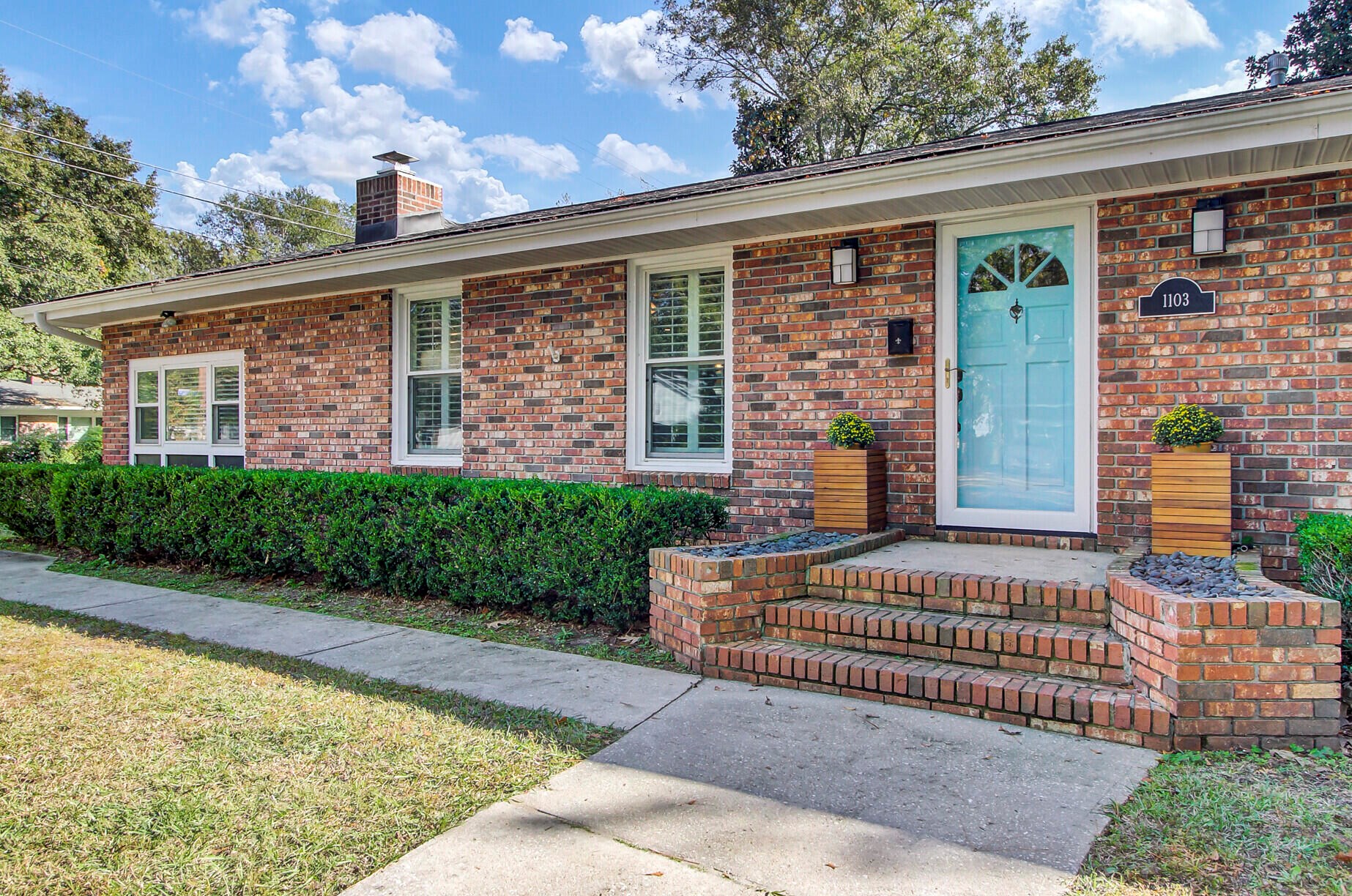 1103 Byron Rd, Charleston SC  29407-7011 exterior