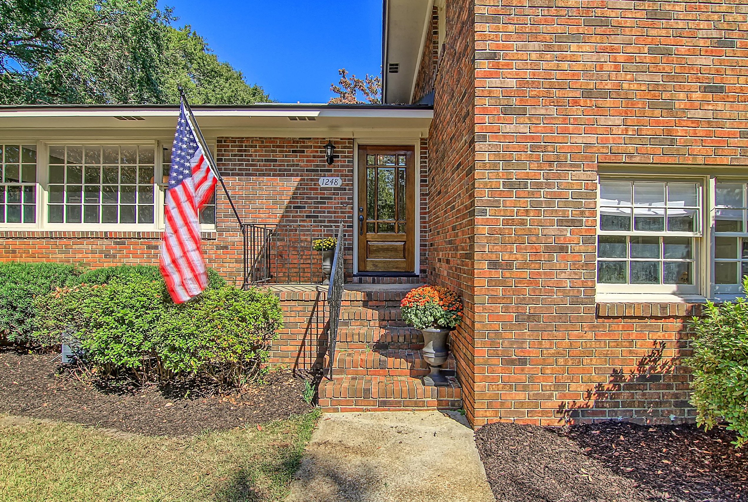 1248 Robin Rd, Mount Pleasant, SC 29464