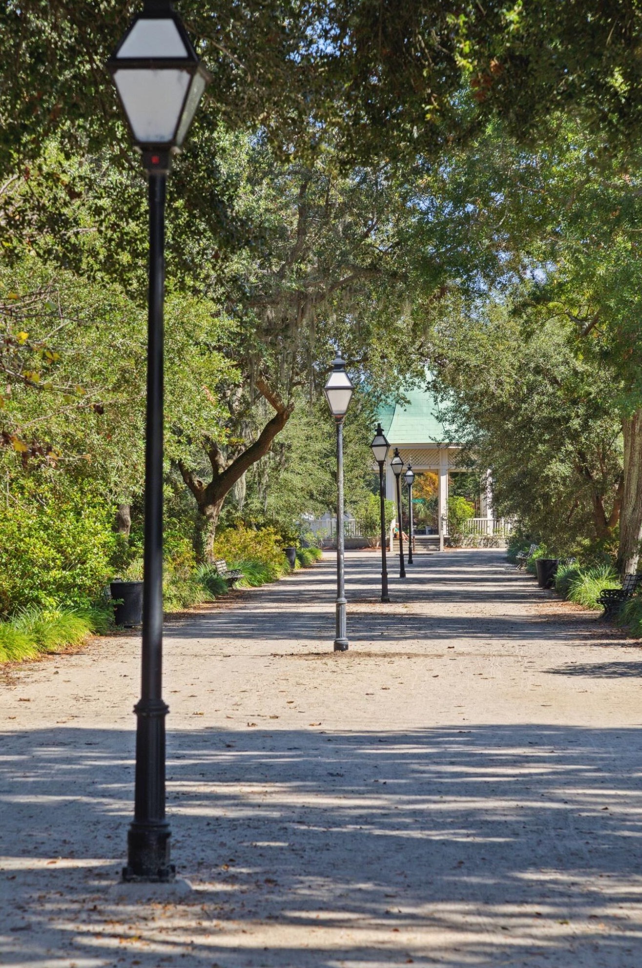 318 Sumter St, Charleston SC 29403-4612 exterior