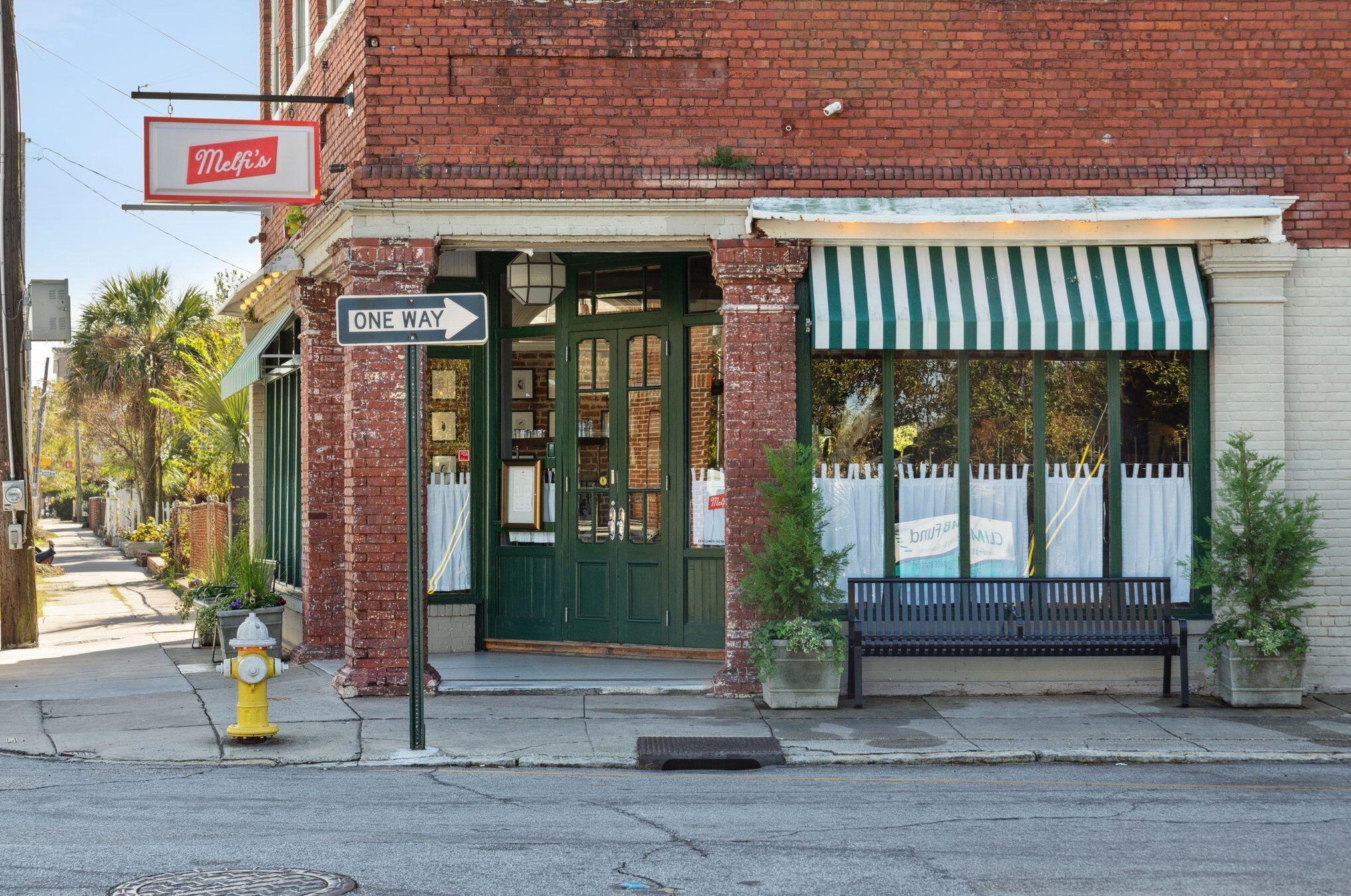 318 Sumter St, Charleston SC 29403-4612 exterior