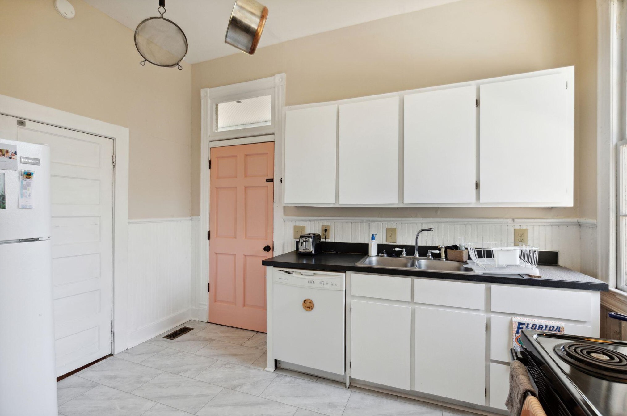 318 Sumter St, Charleston SC 29403-4612 exterior